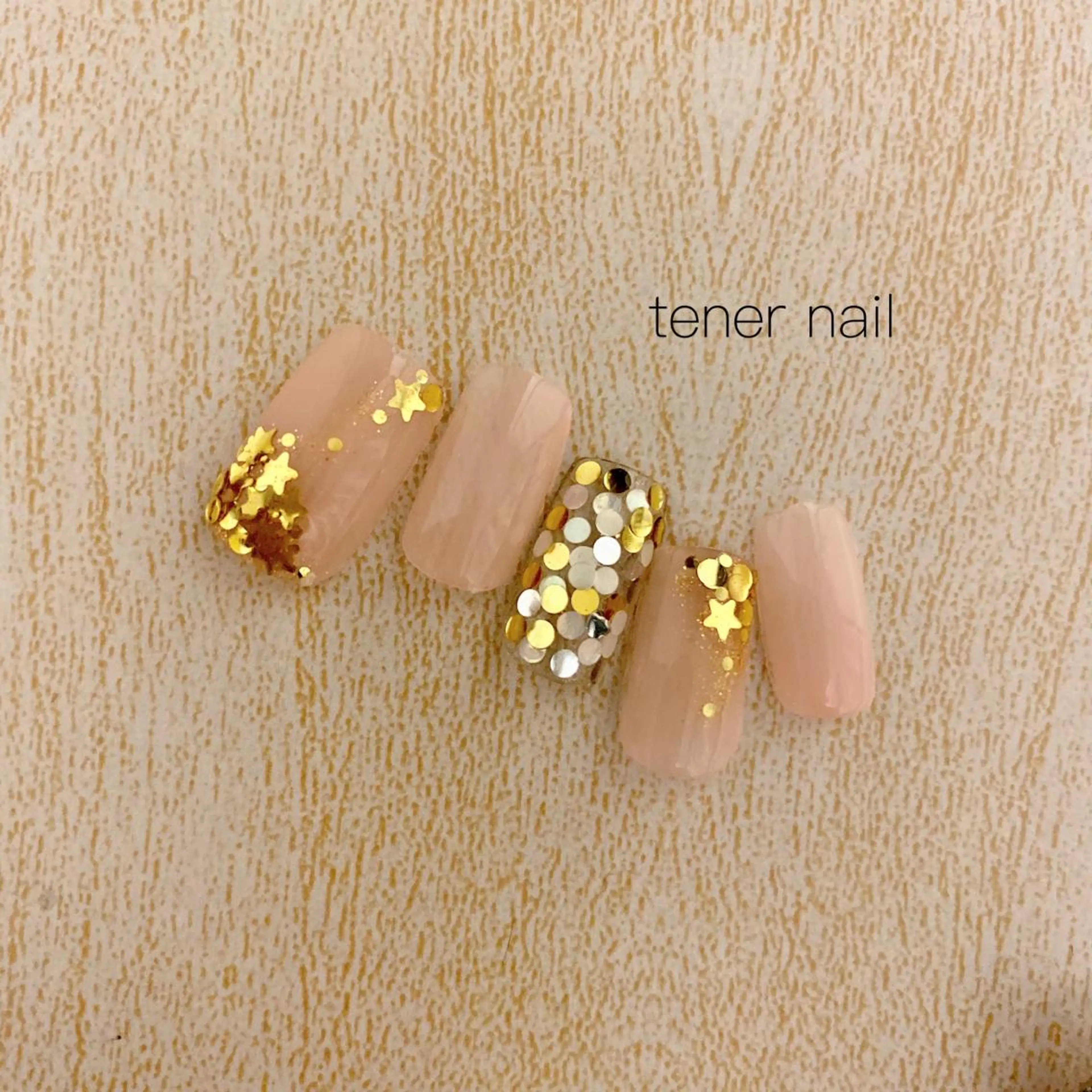 ネイル アートネイル ホログラムネイル キラキラネイル ワンカラーネイル tener  nail  テネルネイル所属・テネルネイル tener nailのネイルデザイン