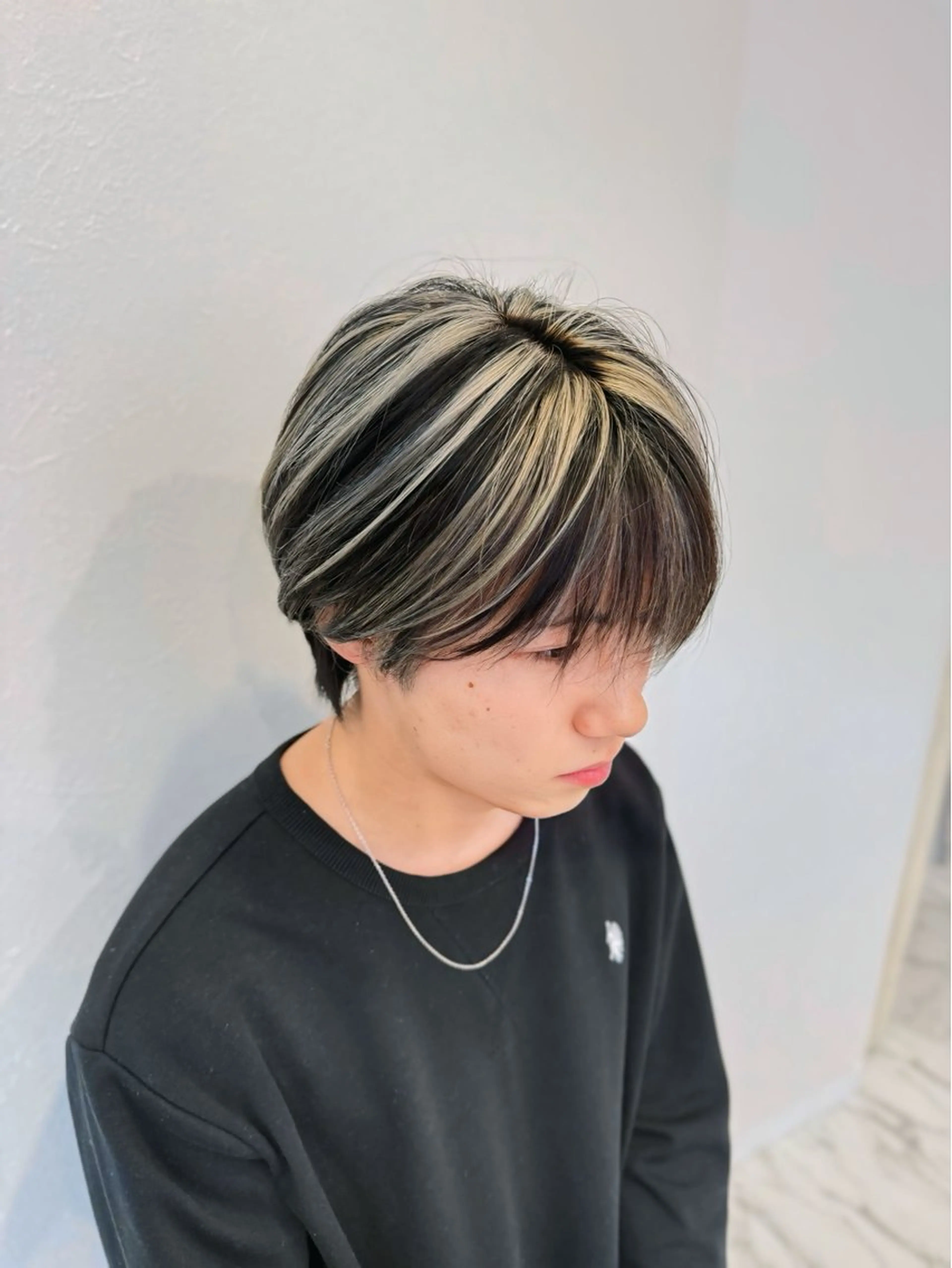 ショート ハイライト ヘアカラー SE ITAのヘアスタイル