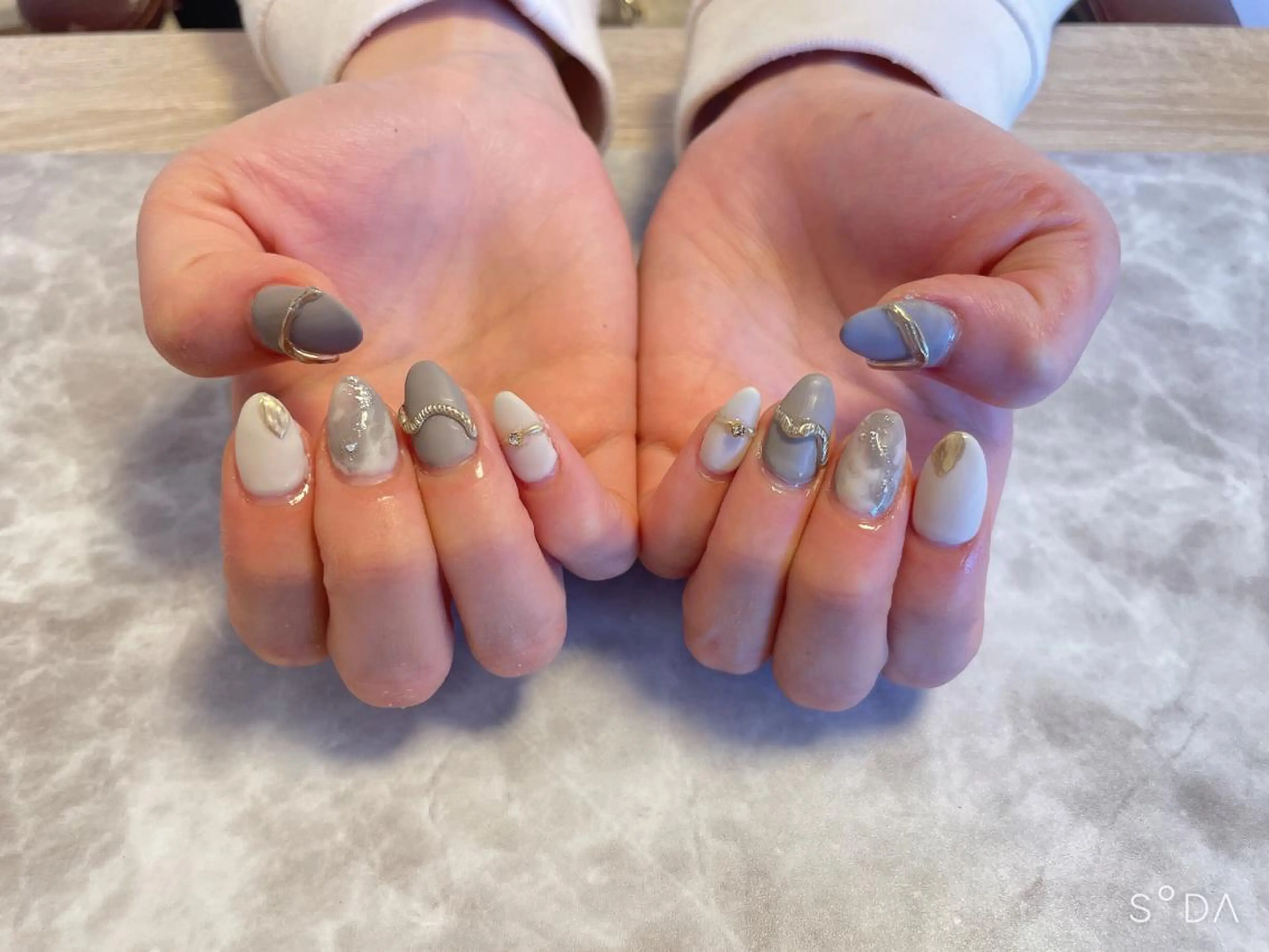 ネイル マットネイル ミラーネイル ニュアンスネイル Nail salon Betty❤︎のネイルデザイン