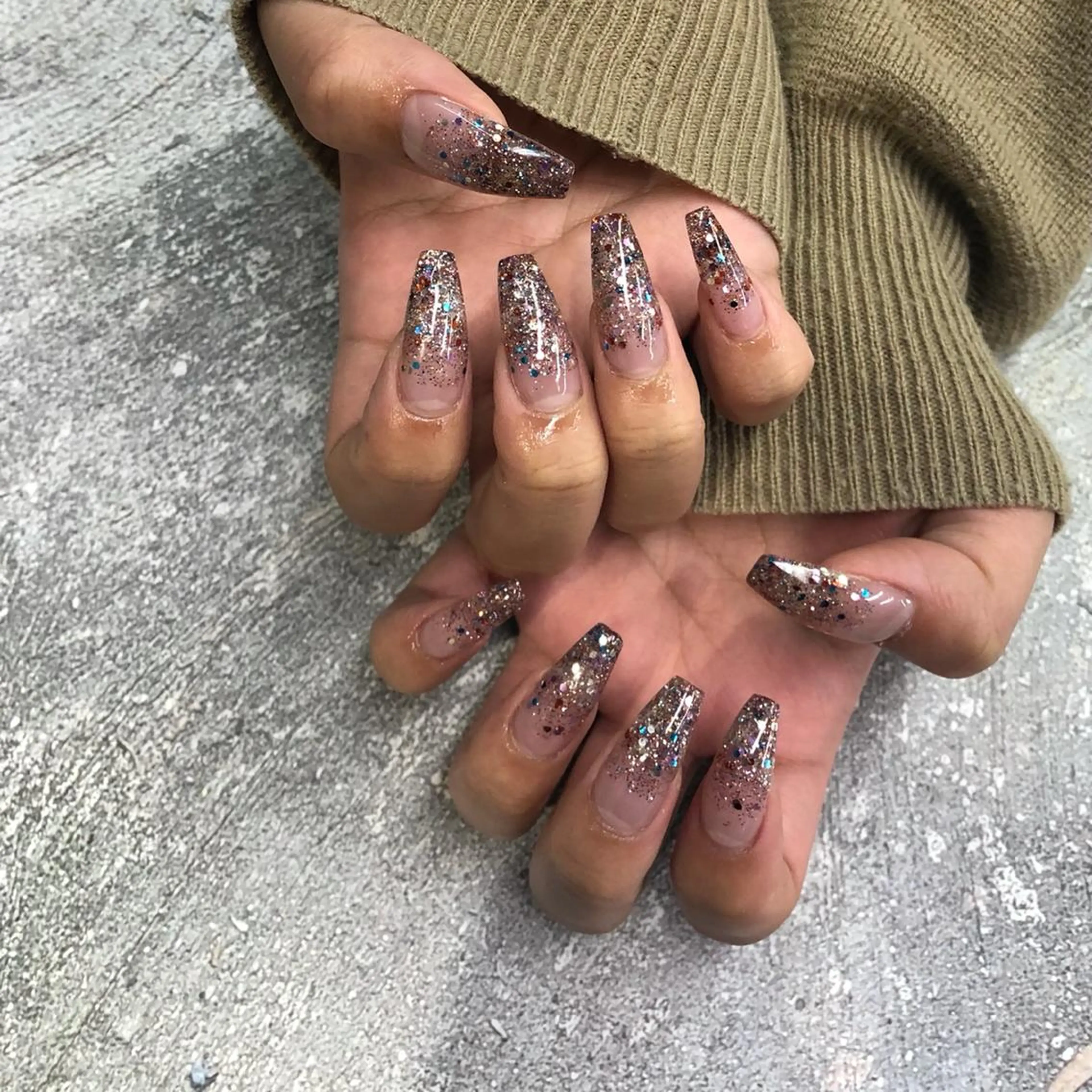 ネイル アートネイル ジェルネイル ラメ(グリッター) ニュアンスネイル ワンカラーネイル nailstudio eviz新宿店のネイルデザイン