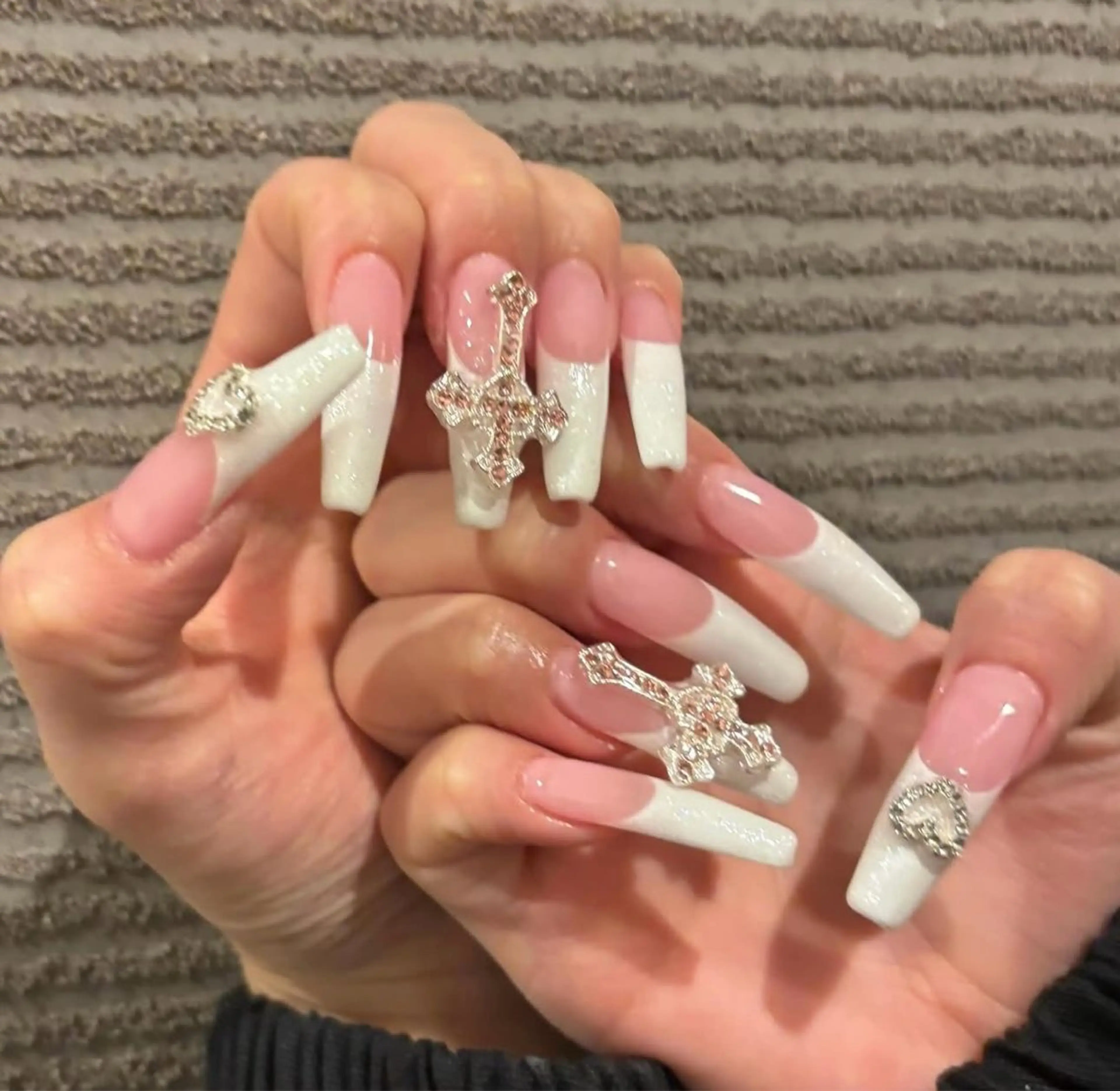 ネイル グラデーション キラキラネイル ワンカラーネイル 冬ネイル Jenn Nail Salonのネイルデザイン