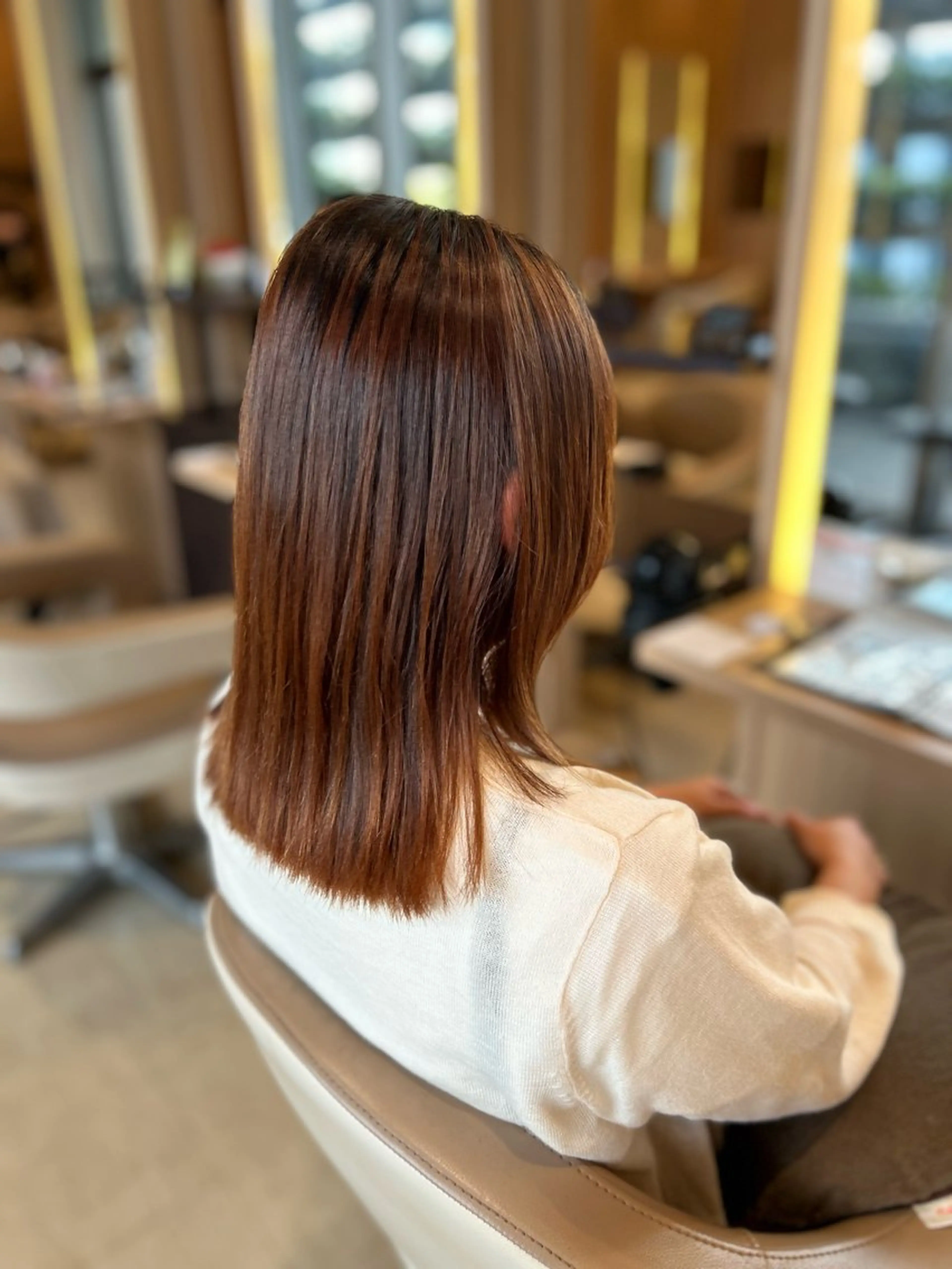 セミロング 縮毛矯正 UNIXマークイズみなとみらい所属・上杉 茉広のヘアスタイル