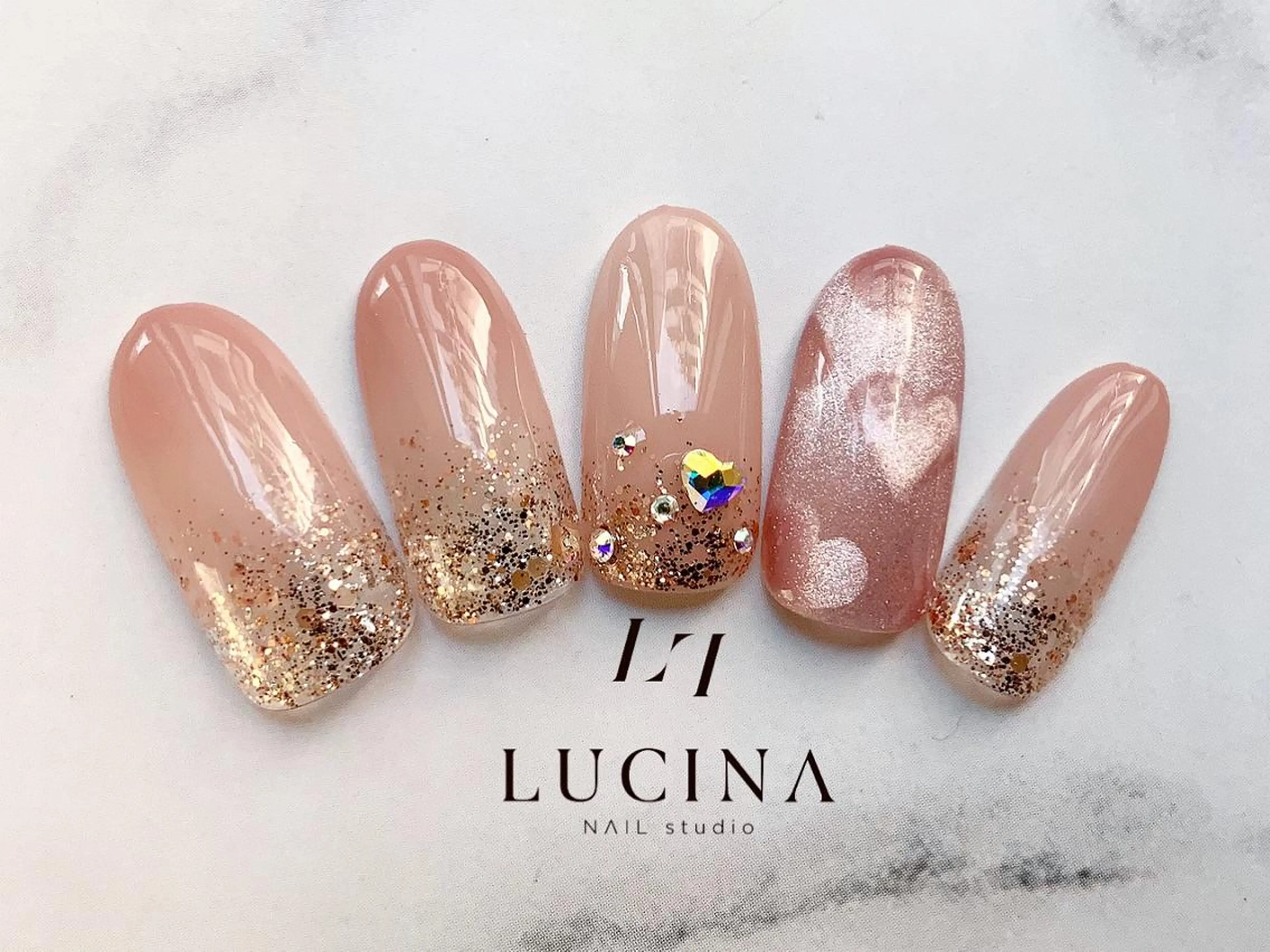 ネイル ハート マグネットネイル 新橋 ルキナ スタッフのネイルデザイン