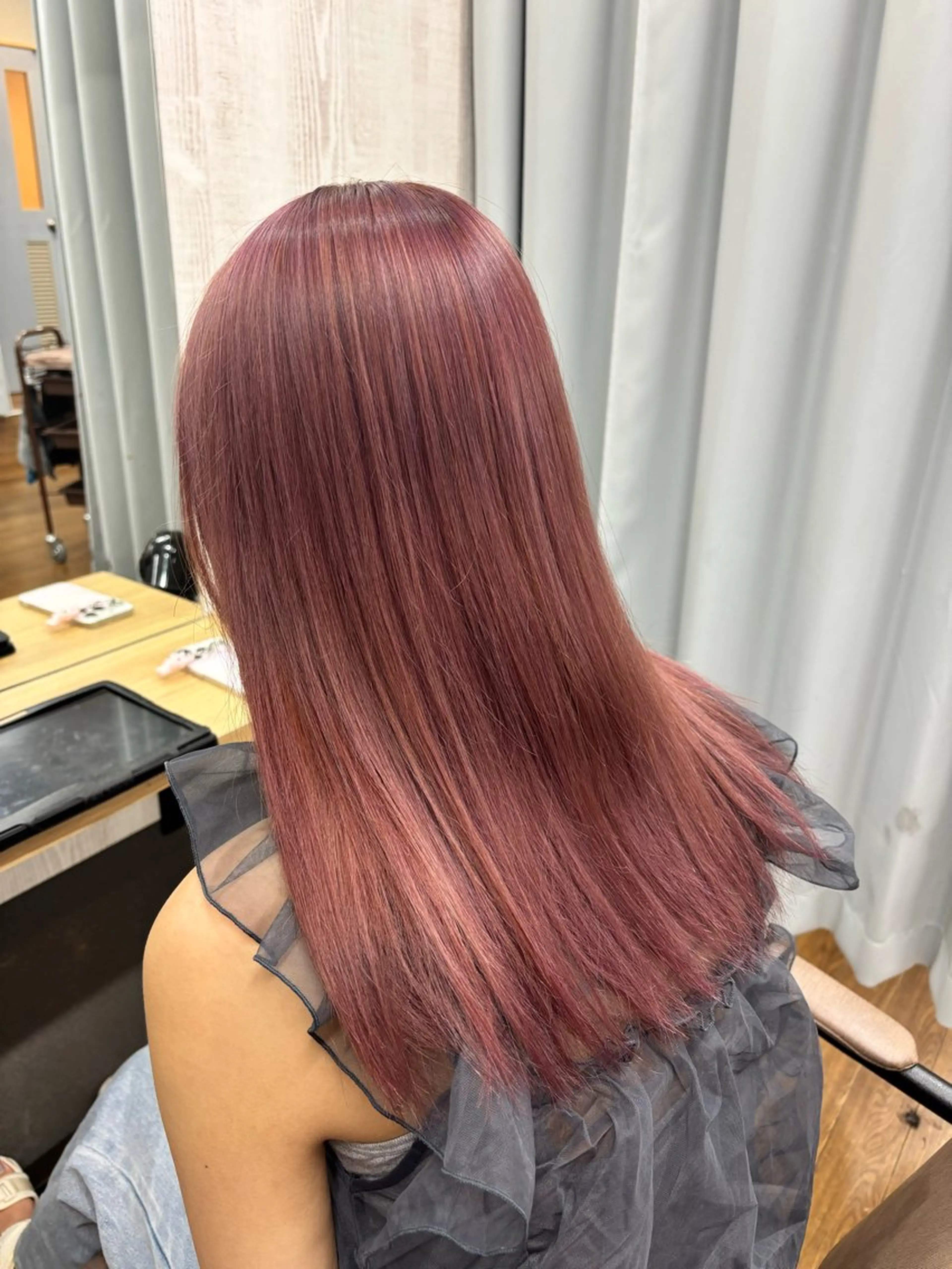 セミロング 猪股 華乃のヘアスタイル