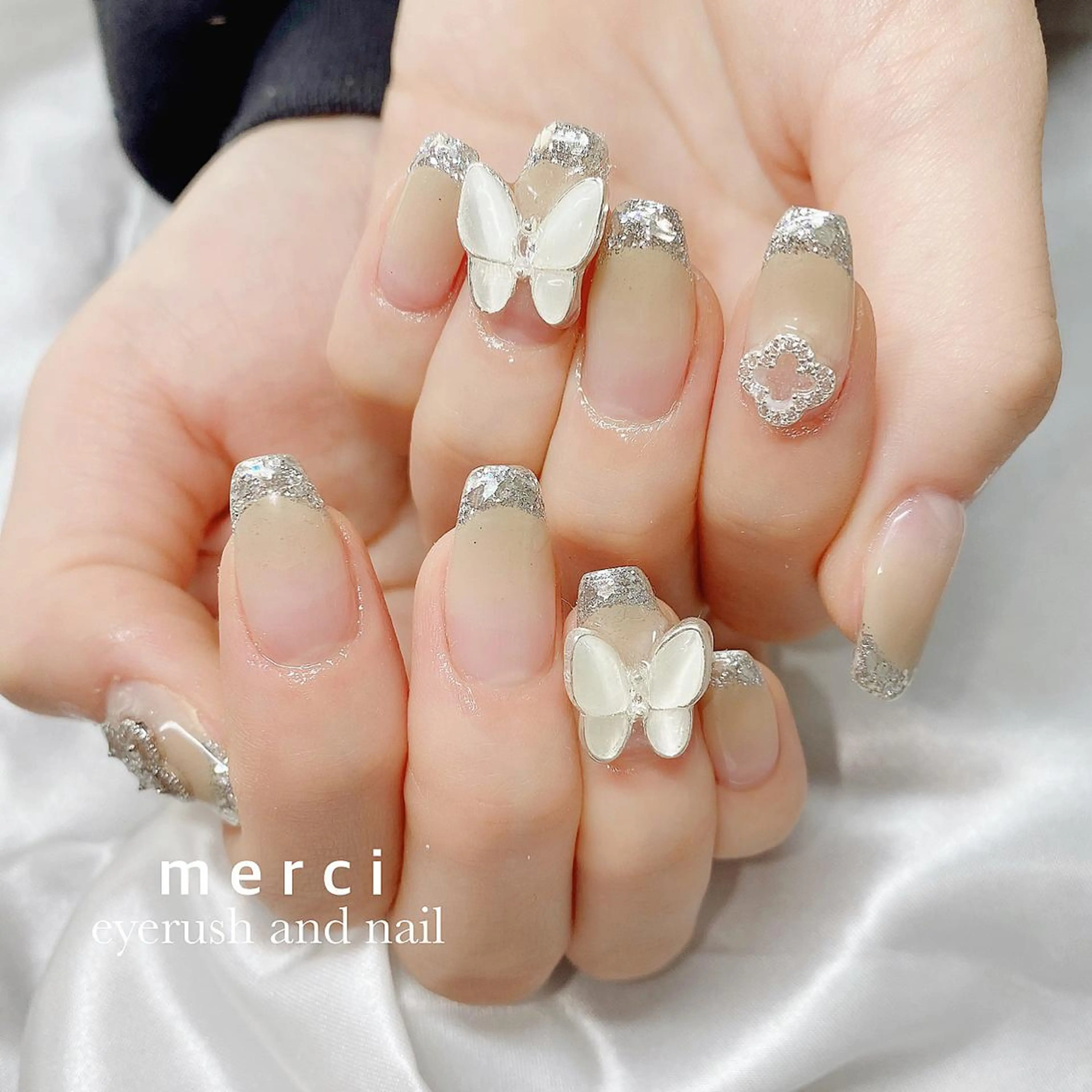 ネイル クリアネイル フラッシュネイル フレンチネイル 韓国ネイル マグネットネイル merci nail所属・merci nailのネイルデザイン