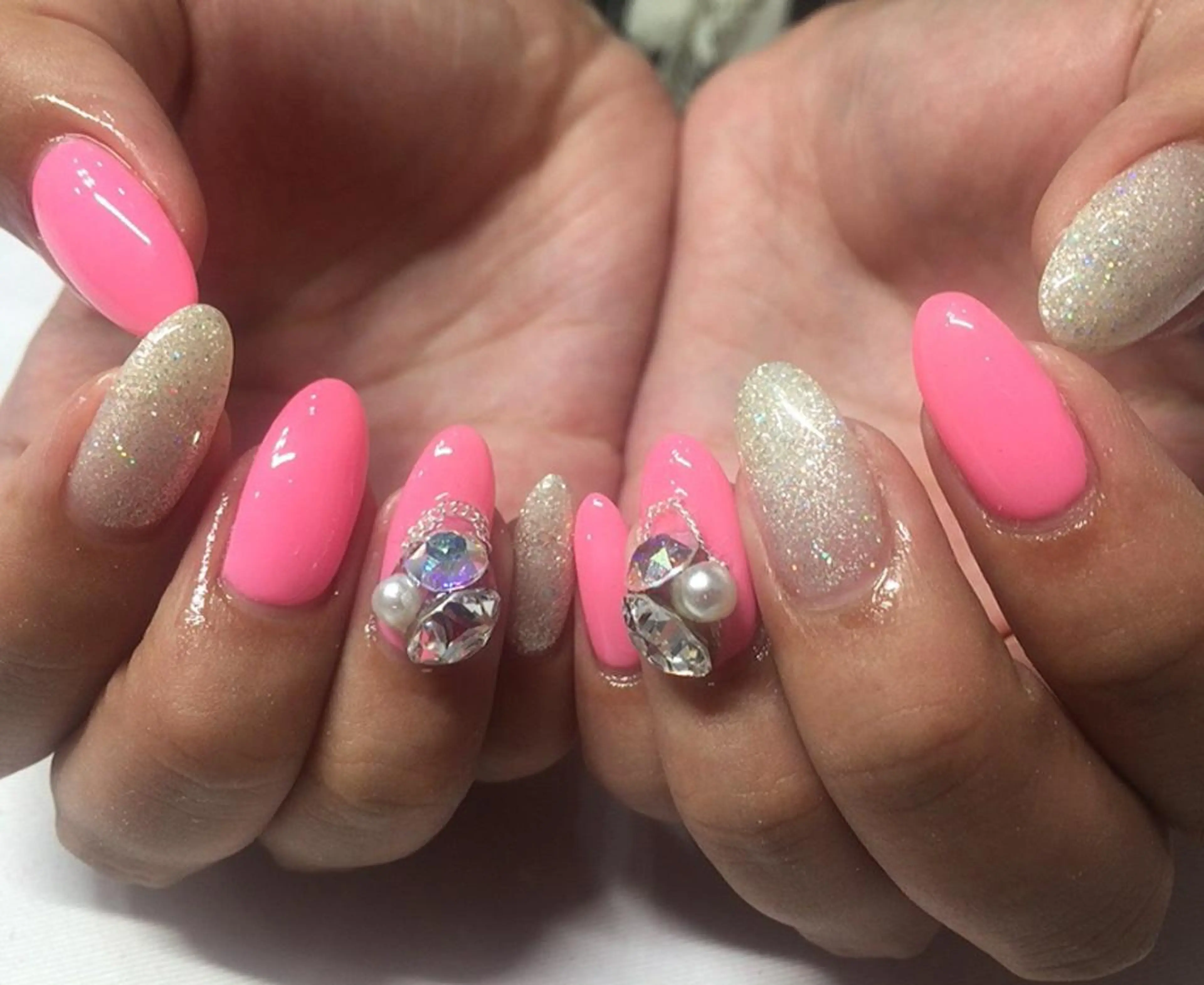 ネイル ゴージャス ガールネイルサロン所属・ガール ネイルサロンのネイルデザイン