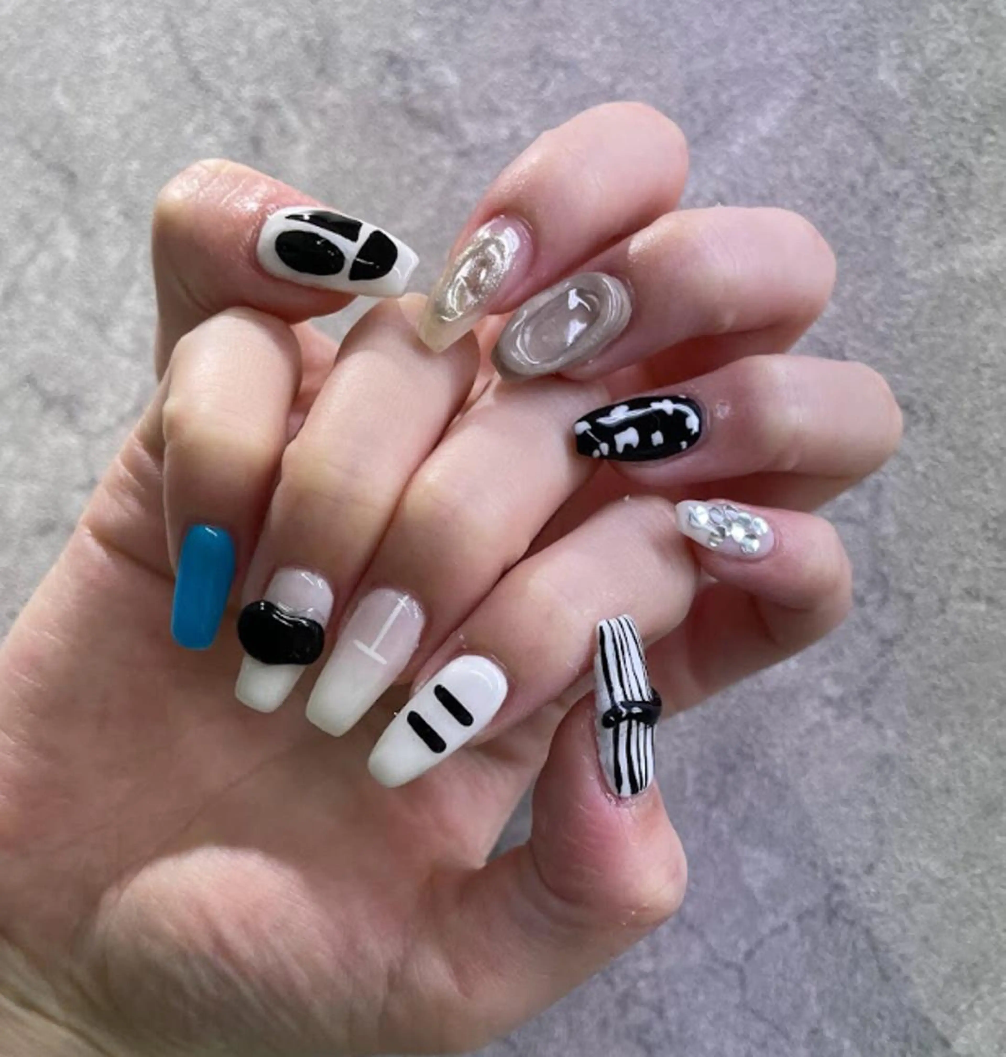 ネイル nailstudio eviz新宿店のネイルデザイン