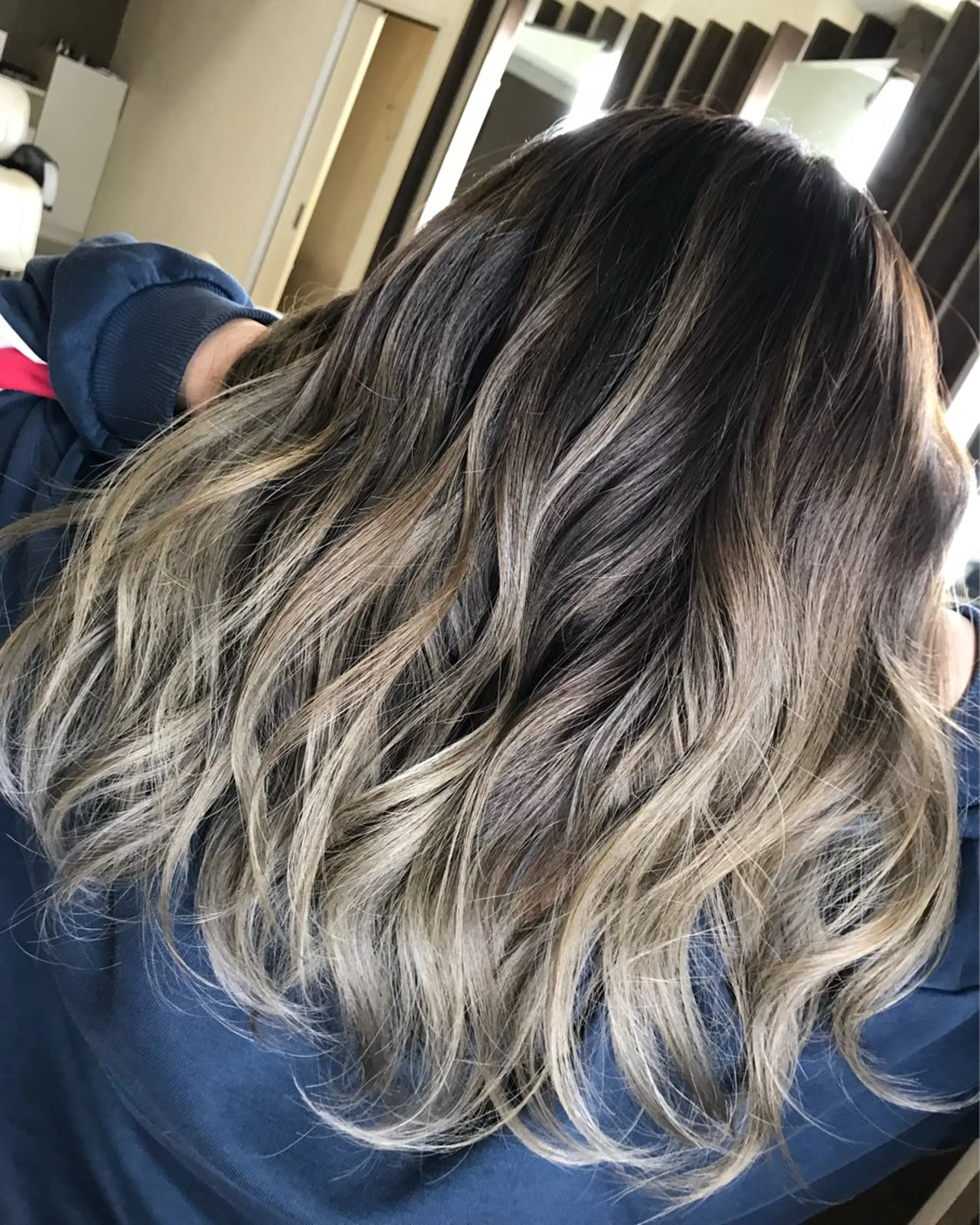 カラー corte【コルテ】所属・ナオイ ユウキのヘアスタイル