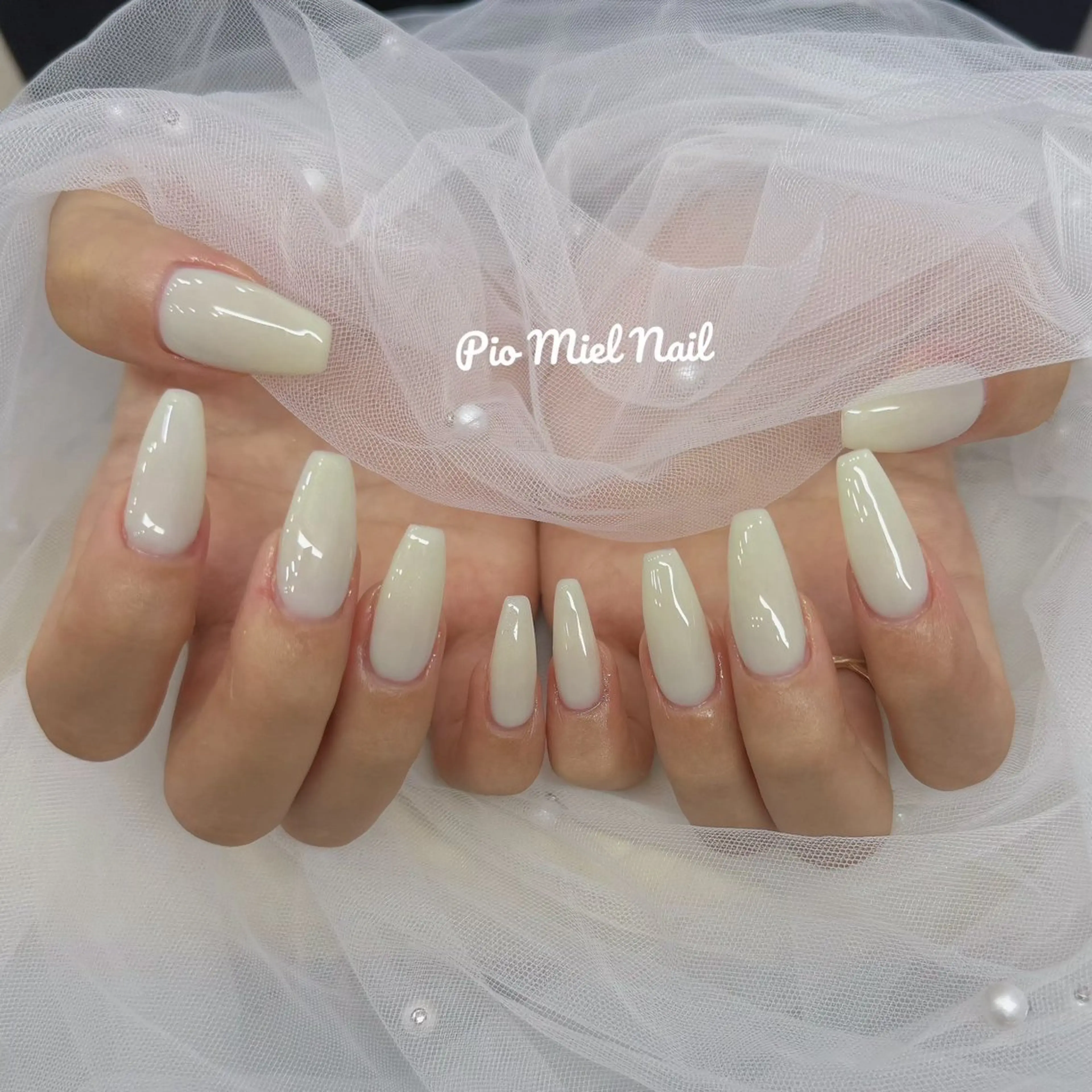 ミディアム 韓国風ヘア ハンドネイル momo 長さだしのネイルデザイン