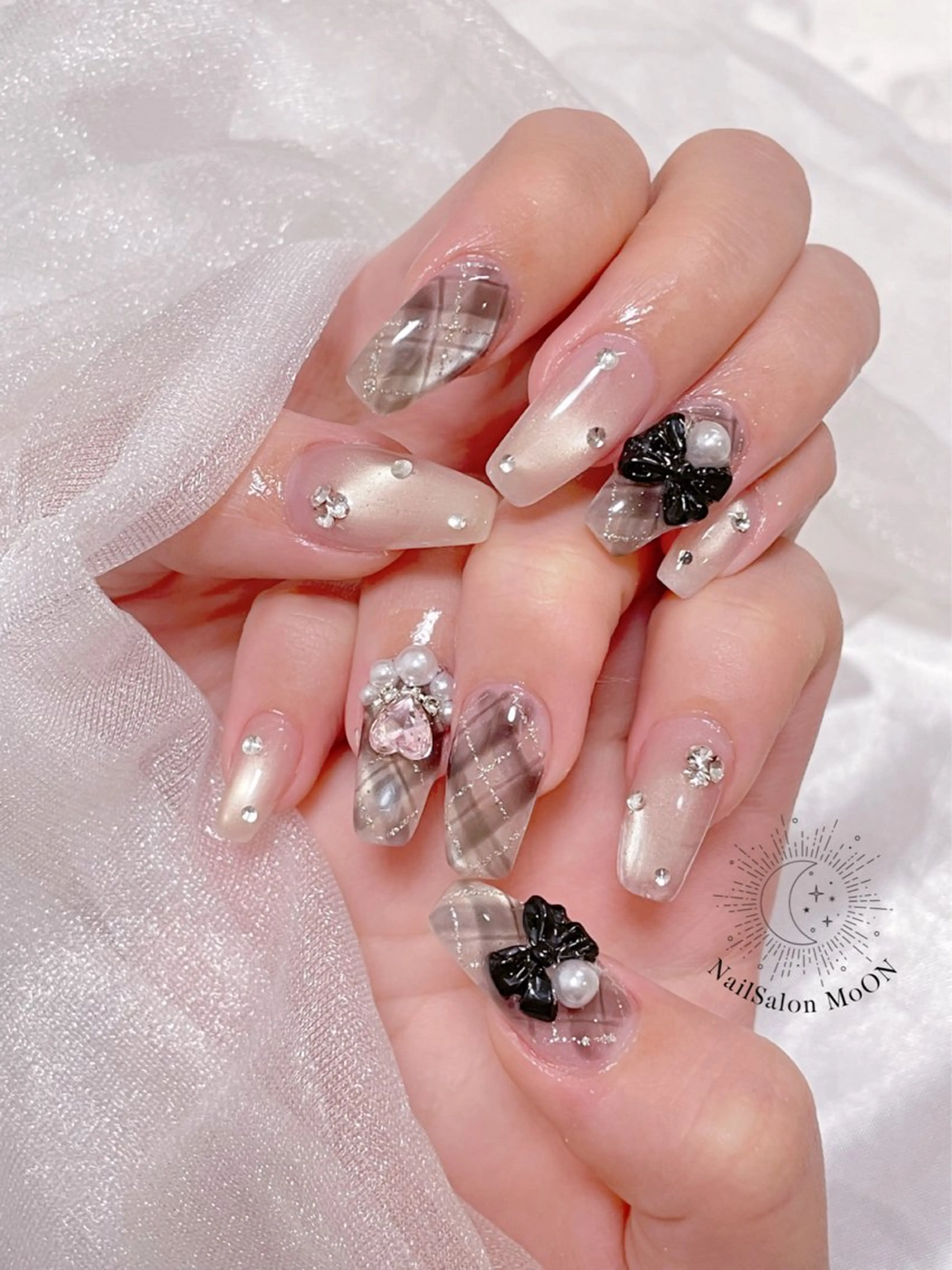 ハンドネイル ハンドケア MoON...❤︎ MeGuのネイルデザイン