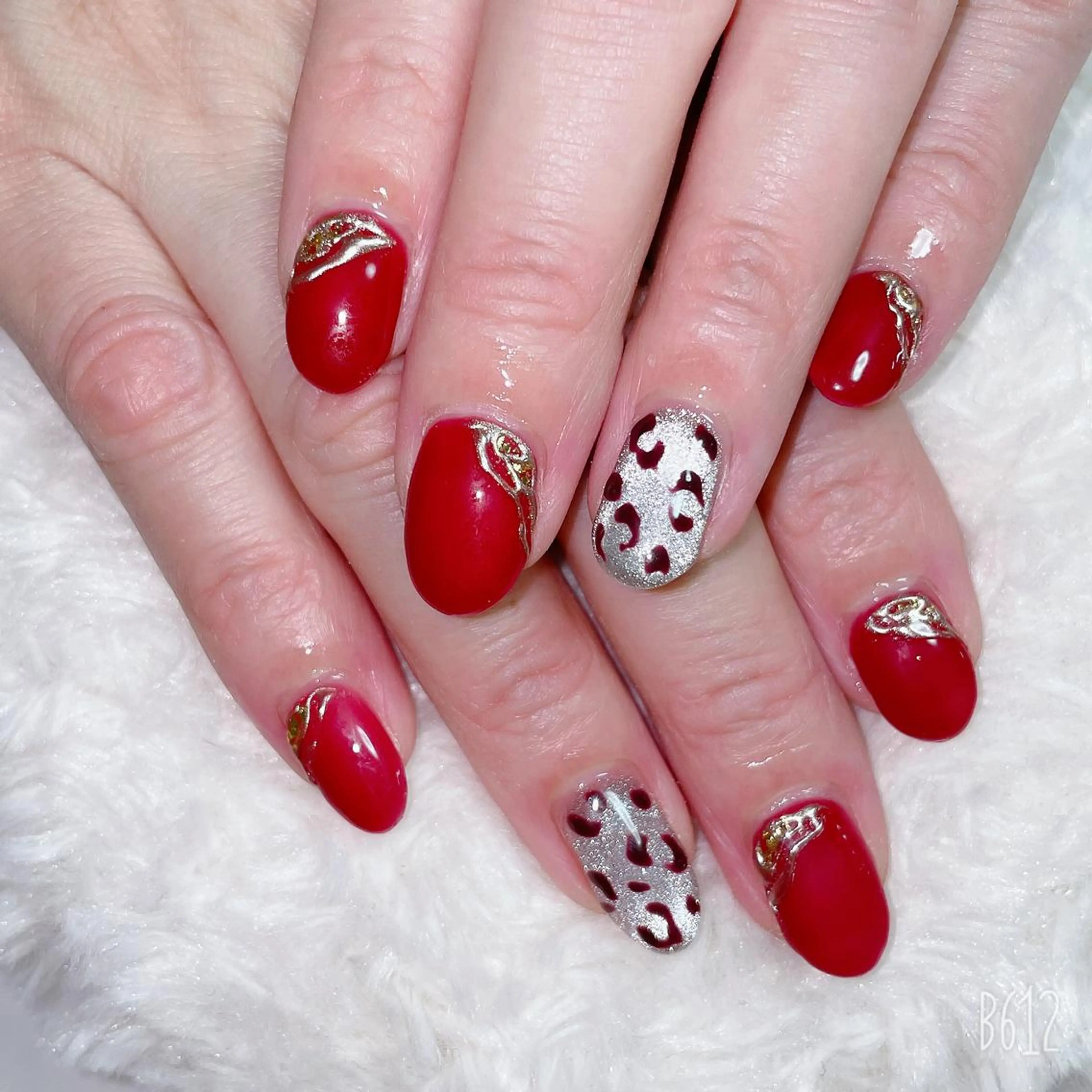 ネイル The Best Beauty受付担当のヘアスタイル