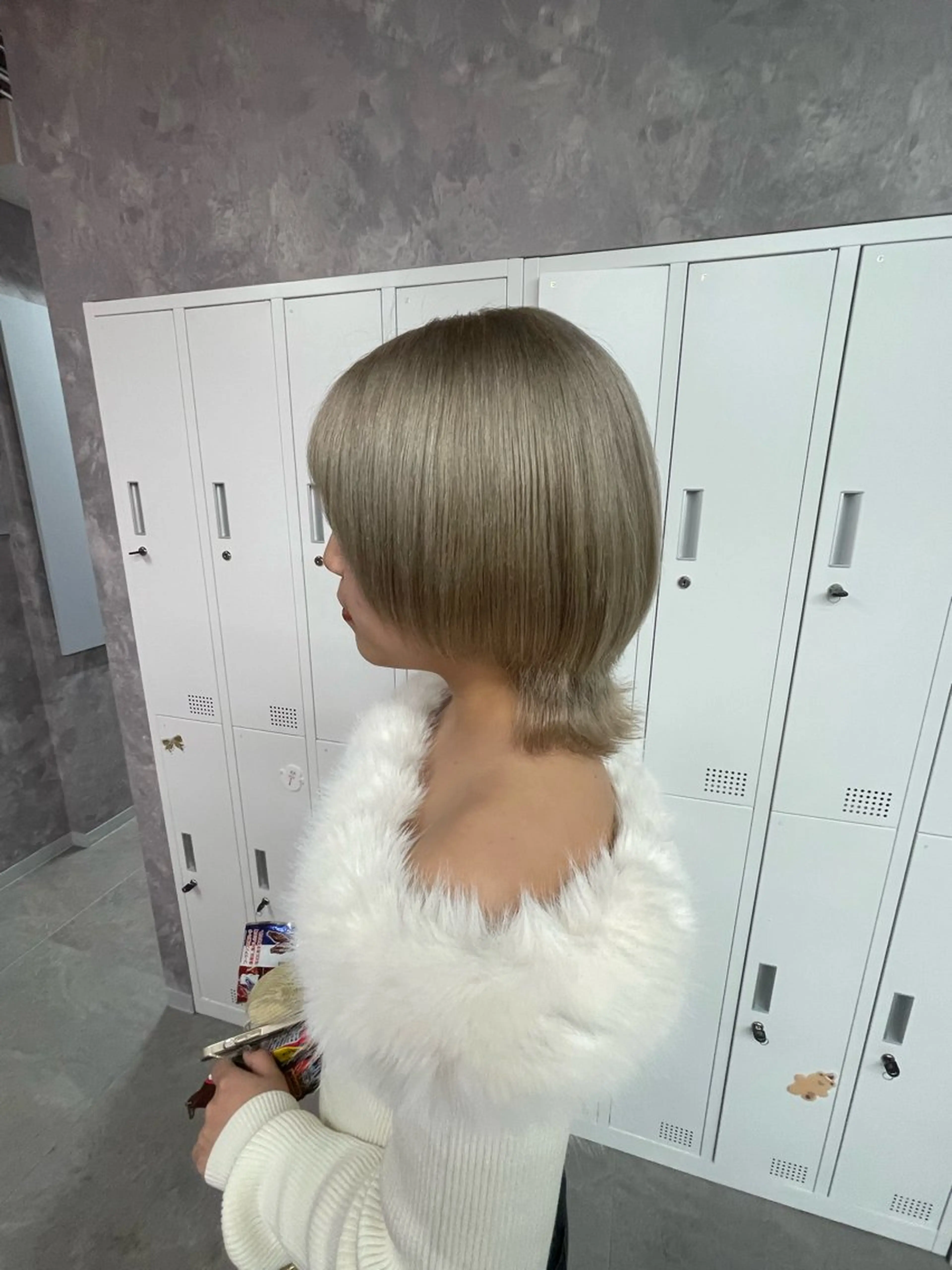 セミロング カラー Beleza原宿所属・MOMO艶髪 🩵モテカラーのヘアスタイル