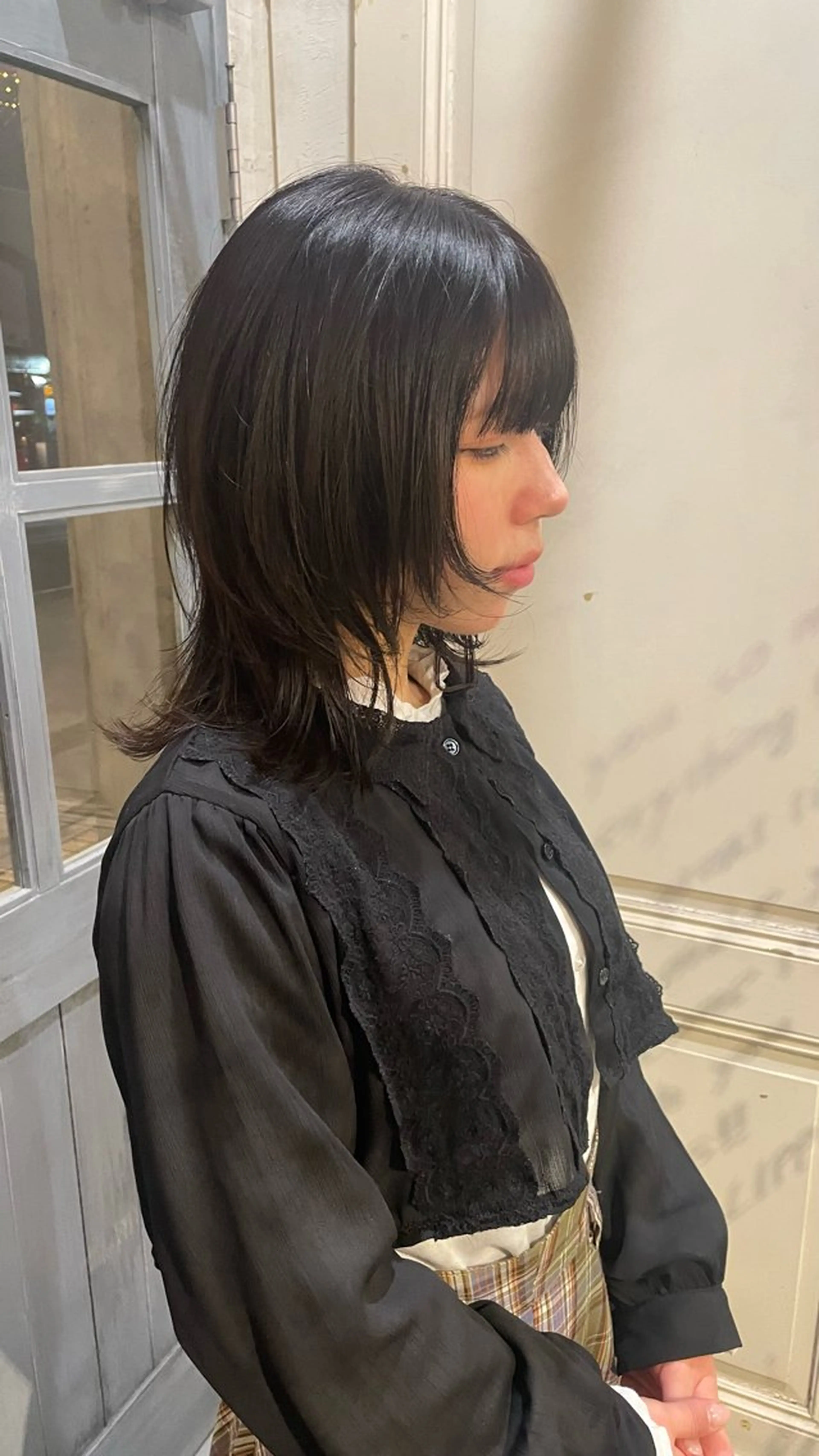 ミディアム レイヤーカット ウルフカット ウルフレイヤー { door } Kawasakiのヘアスタイル