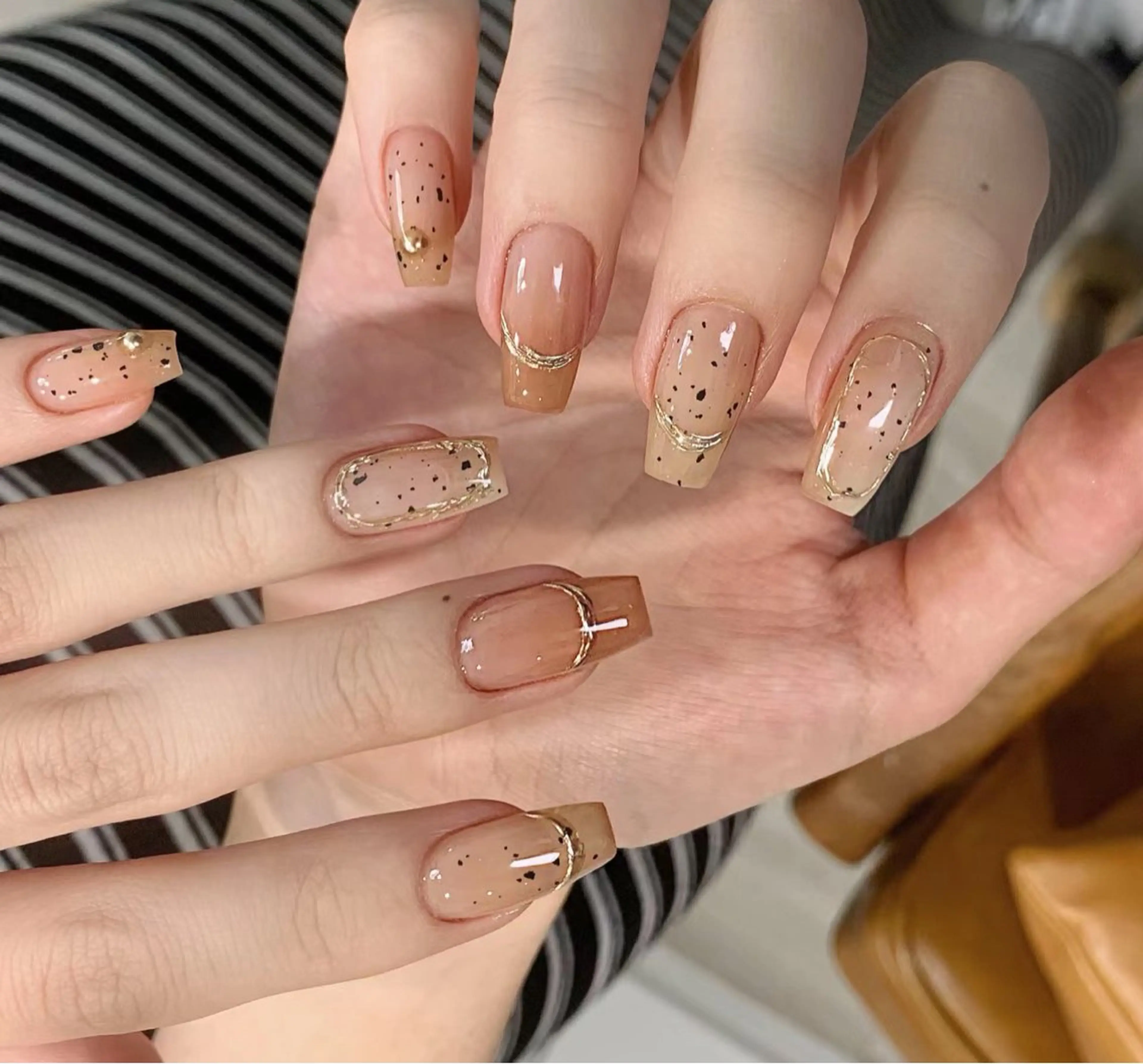 ネイル チークネイル 長さ出し ジェルネイル マグネットネイル 持ち込み ラッキーネイルサロン 西川口東口店のネイルデザイン