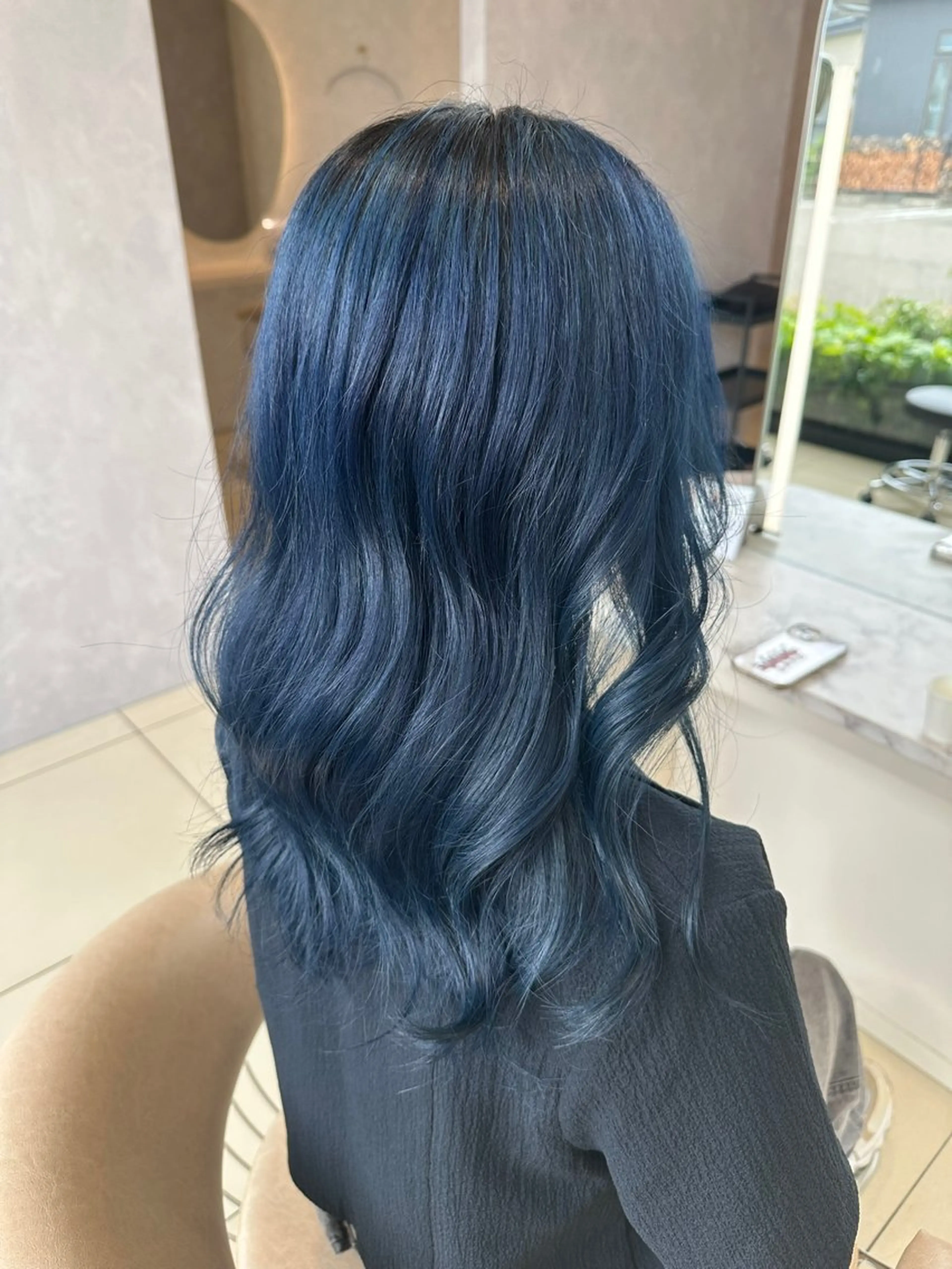 セミロング カラー ブリーチ ブルーカラー 丸山 香のヘアスタイル