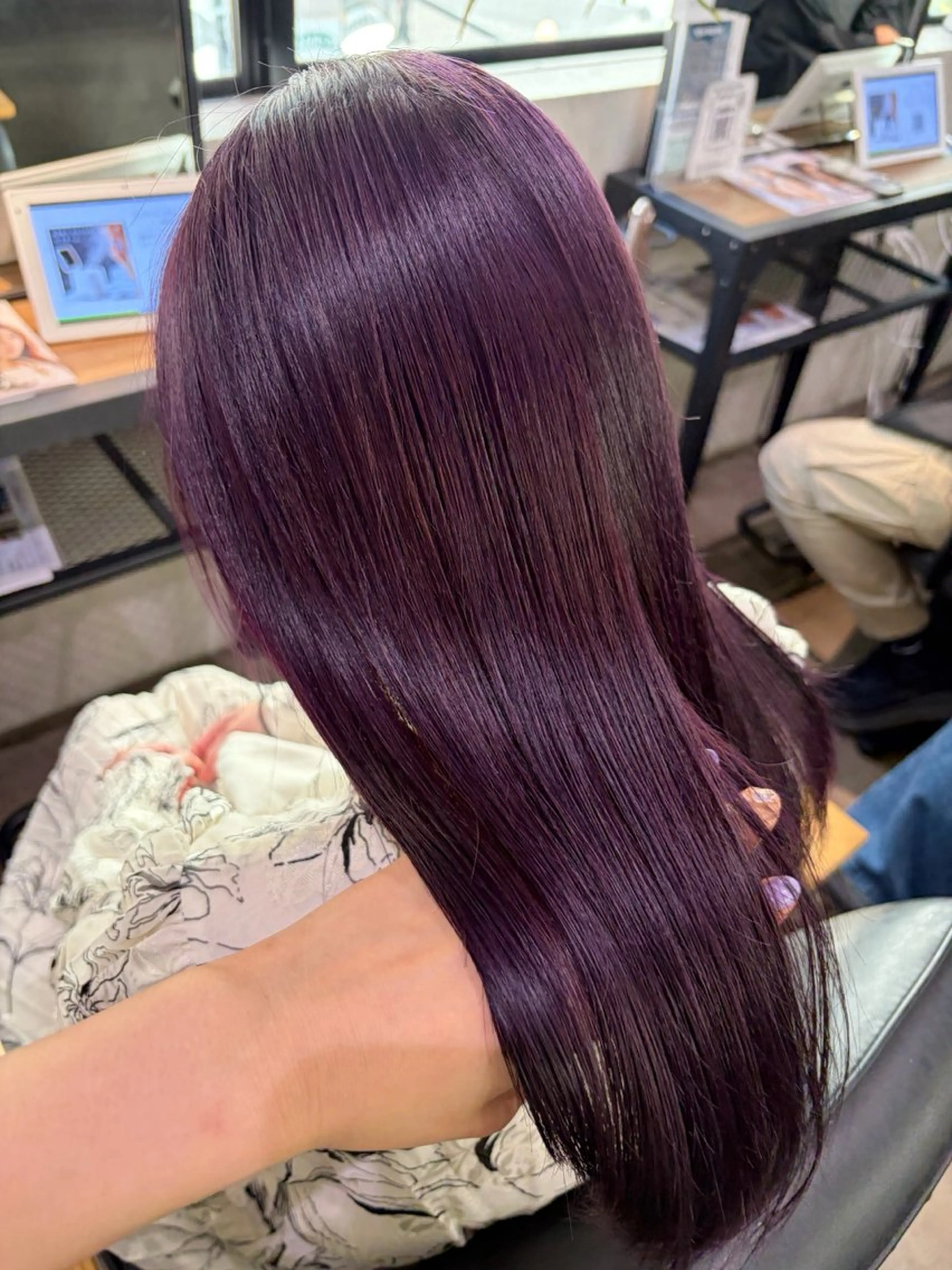 ロング カラー ブリーチ ラベンダーカラー ヘアカラー 派手髪ハイトーン💛 ネイル💅まりなのヘアスタイル