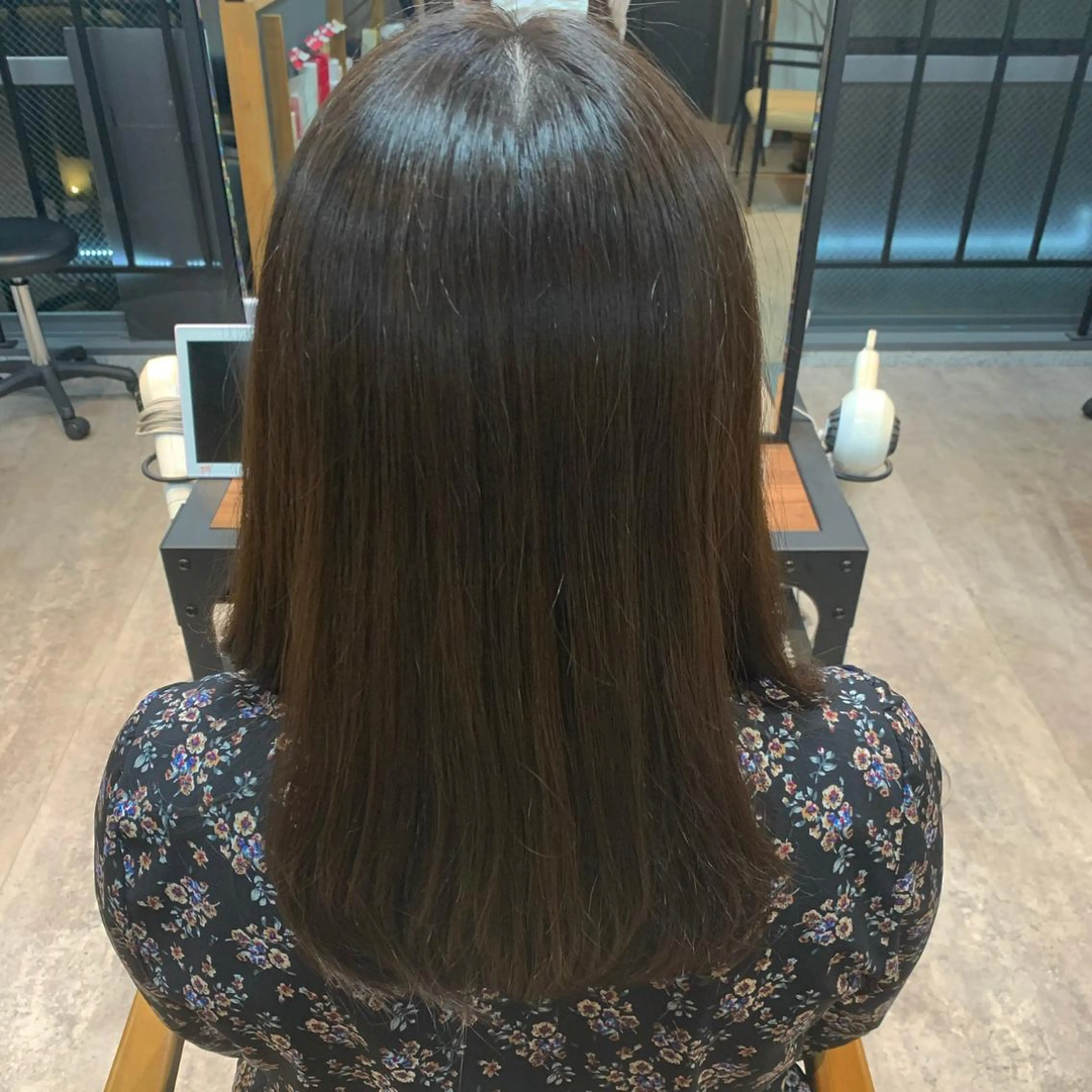 ロング カラー eyesburg W/est所属・ショート 村上のヘアスタイル