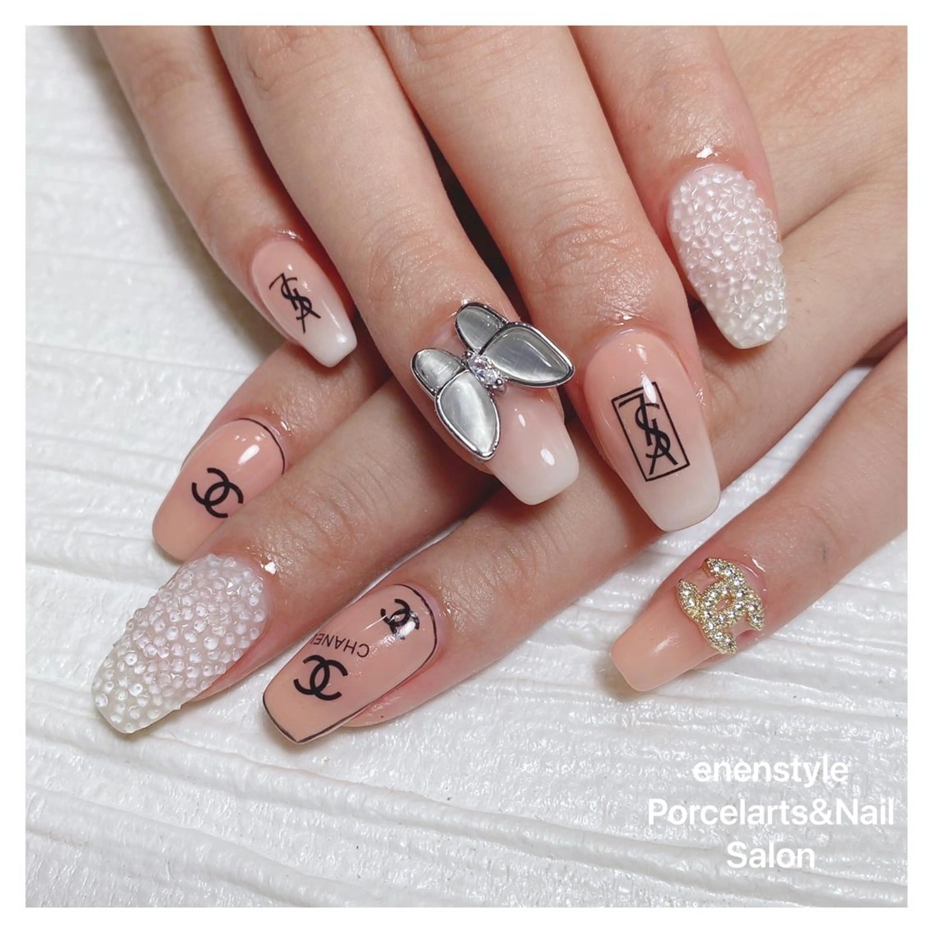 ミディアム ネイル 👑enen style👑のネイルデザイン