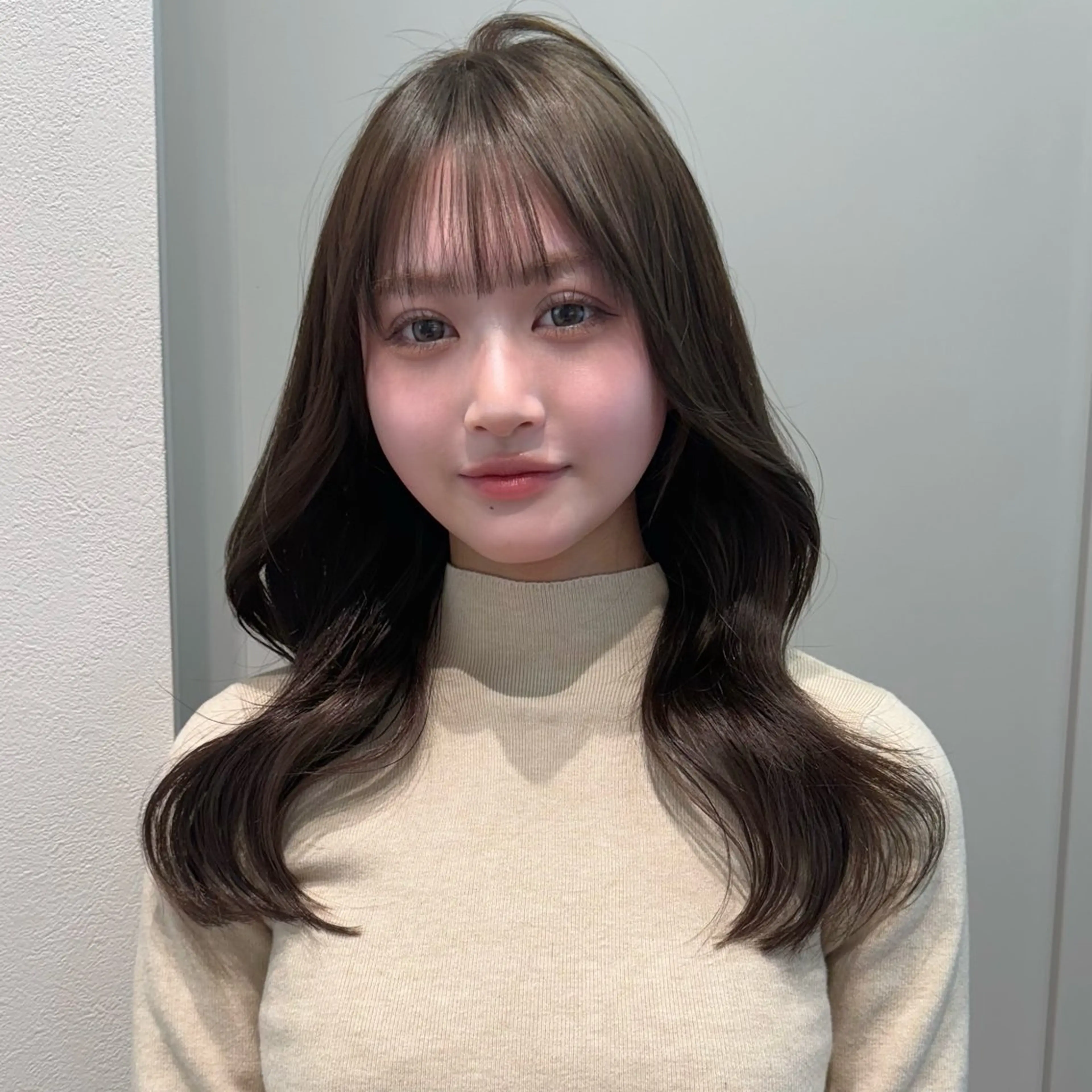 ロング カラー ベージュカラー ブリーチ ケアカラー ブリーチなしカラー オリーブベージュ ヘアカラー トリートメント 透明感🍨レイヤー ヘアセット/miyuのヘアスタイル