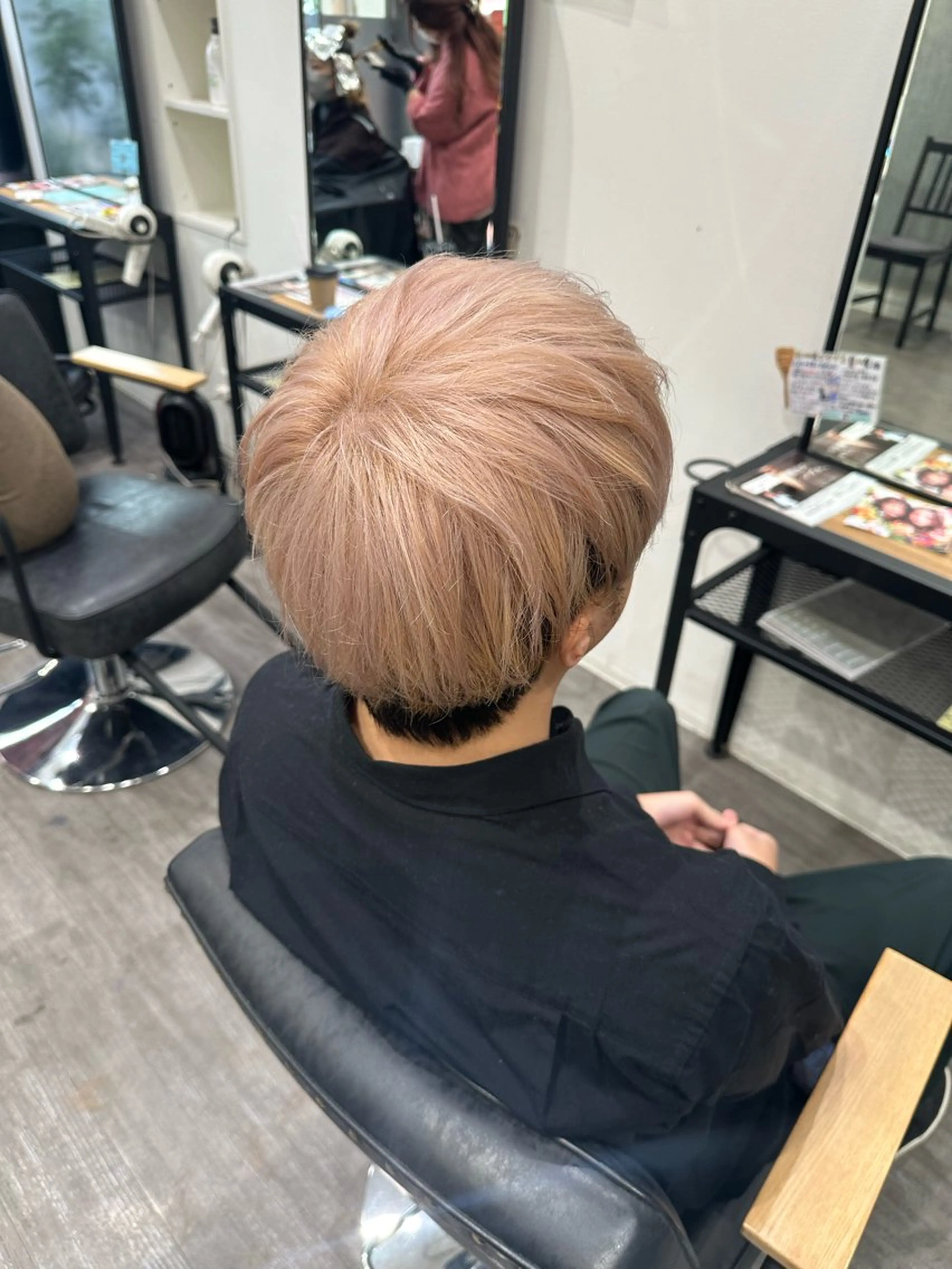 ショート カラー ベージュカラー 艶髪レイヤー上田 紗也🇰🇷💗のヘアスタイル