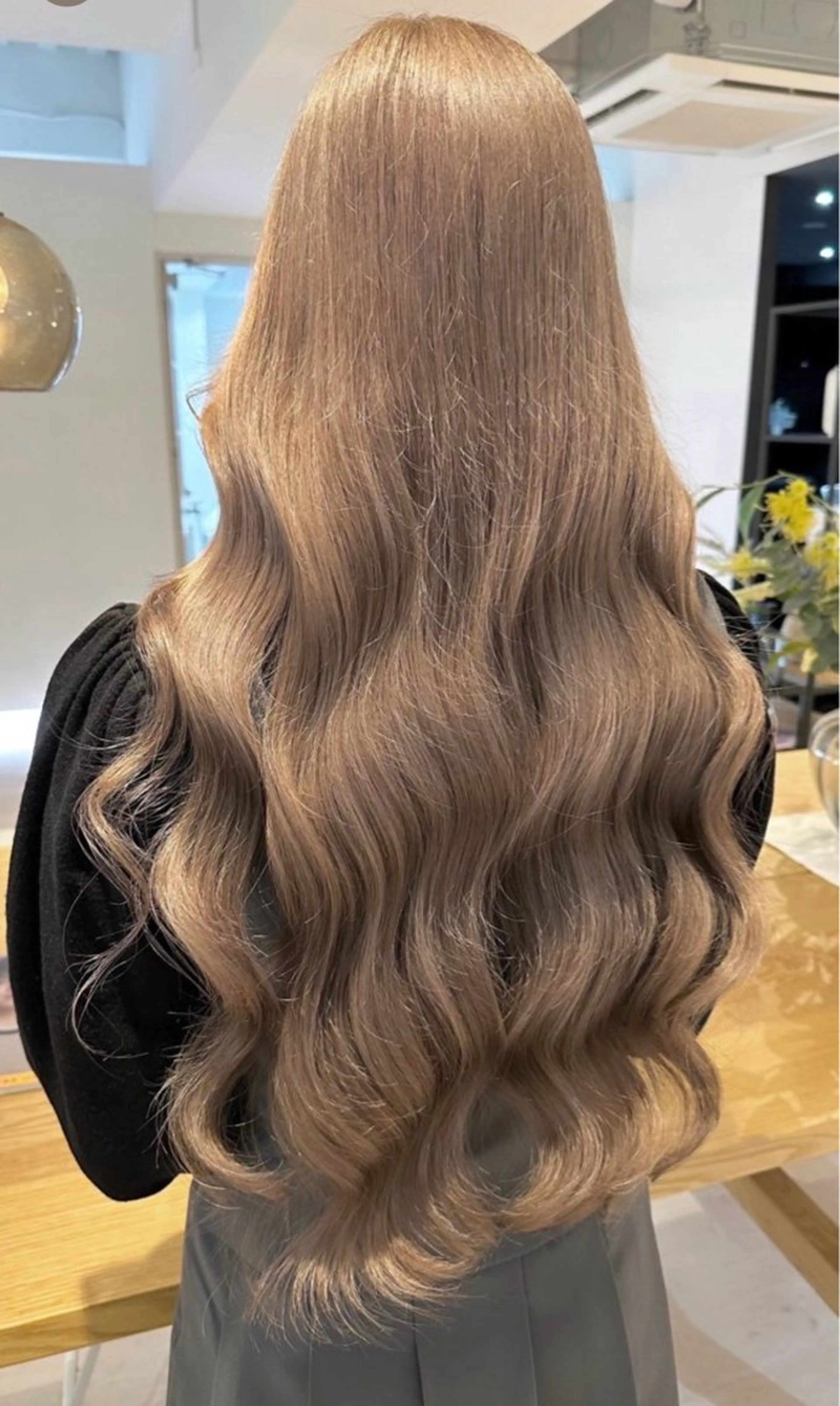 カラー ベージュカラー ミルクティーベージュ ニトウ レイナ🌺🌴🐠のヘアスタイル