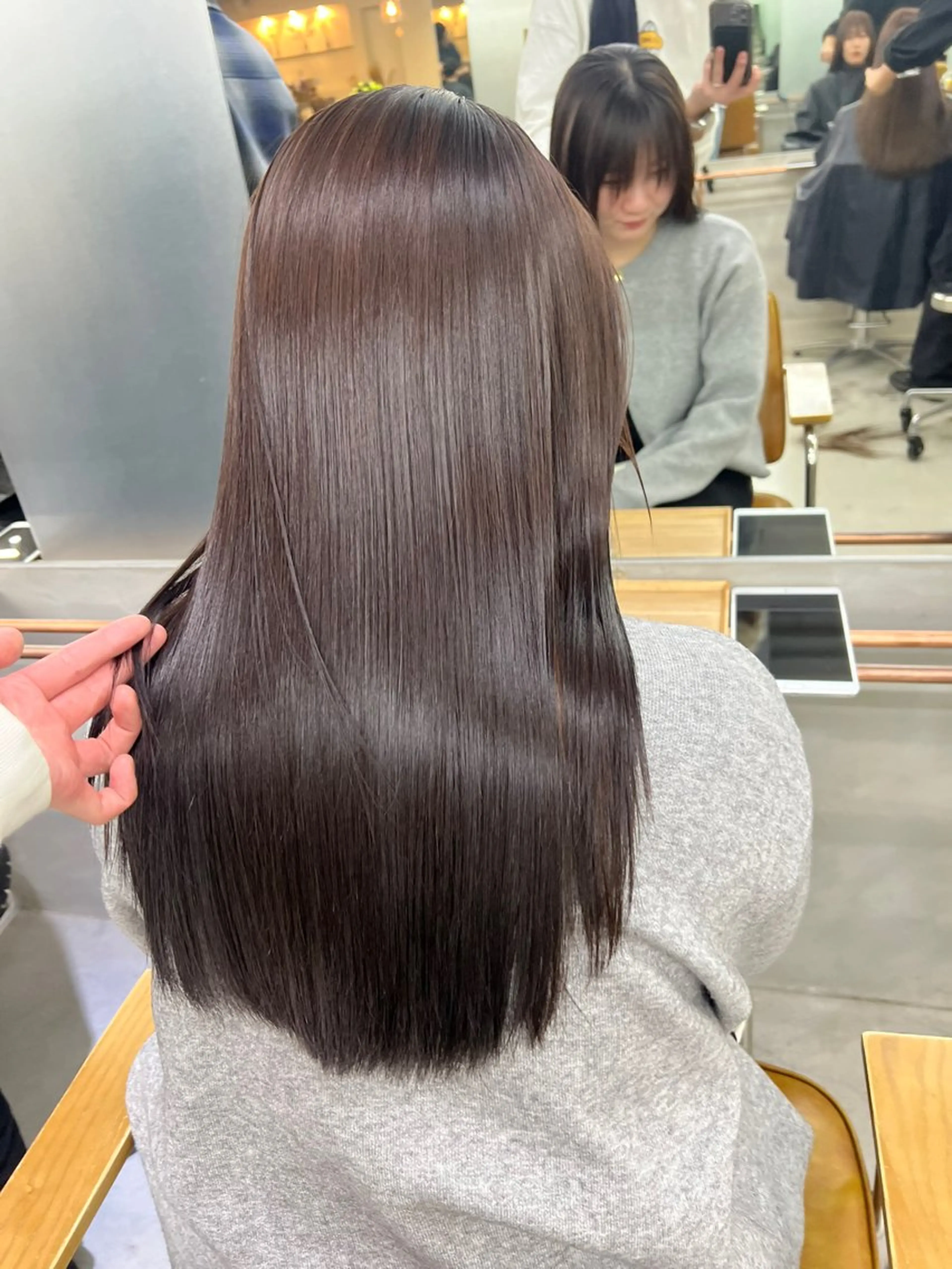 セミロング 【YUTO】確実に 髪を綺麗にするプロ。のヘアスタイル