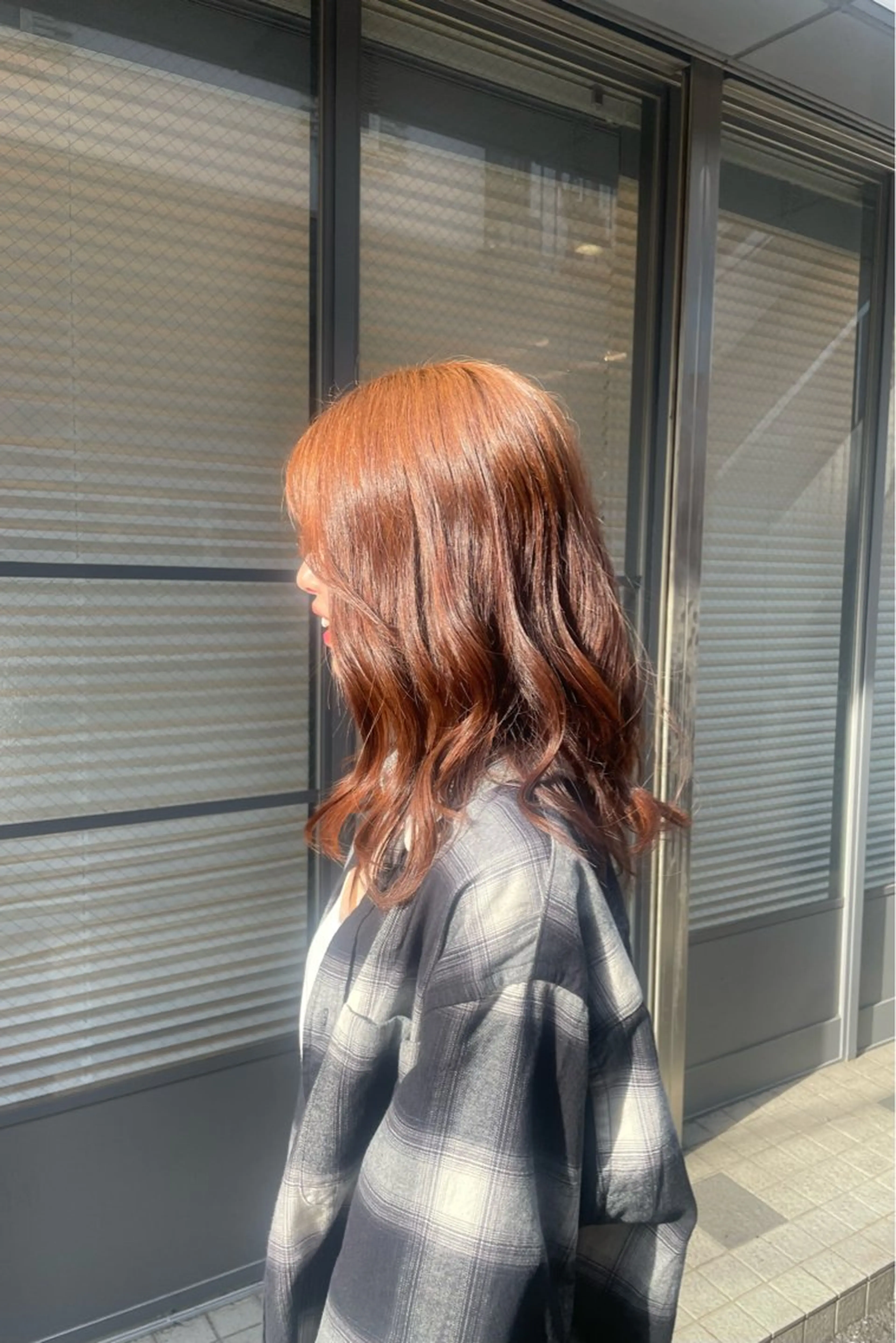 セミロング 🪸暖色艶カラー/ shiori🫧のヘアスタイル