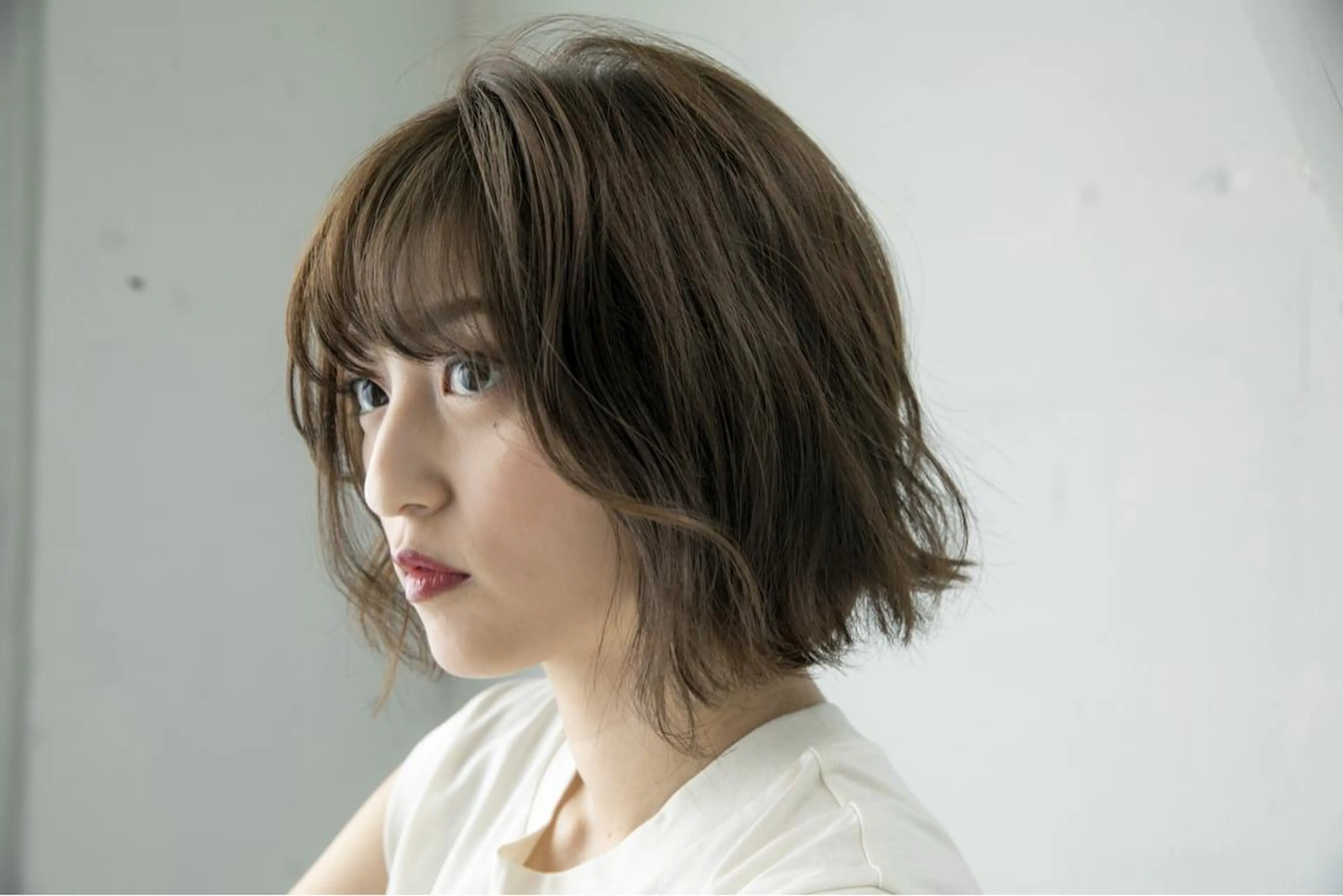 ショート カラー ベージュカラー 透明感カラー オリーブベージュ ボブ 太田ありさ クリーミーヘアカラーのヘアスタイル