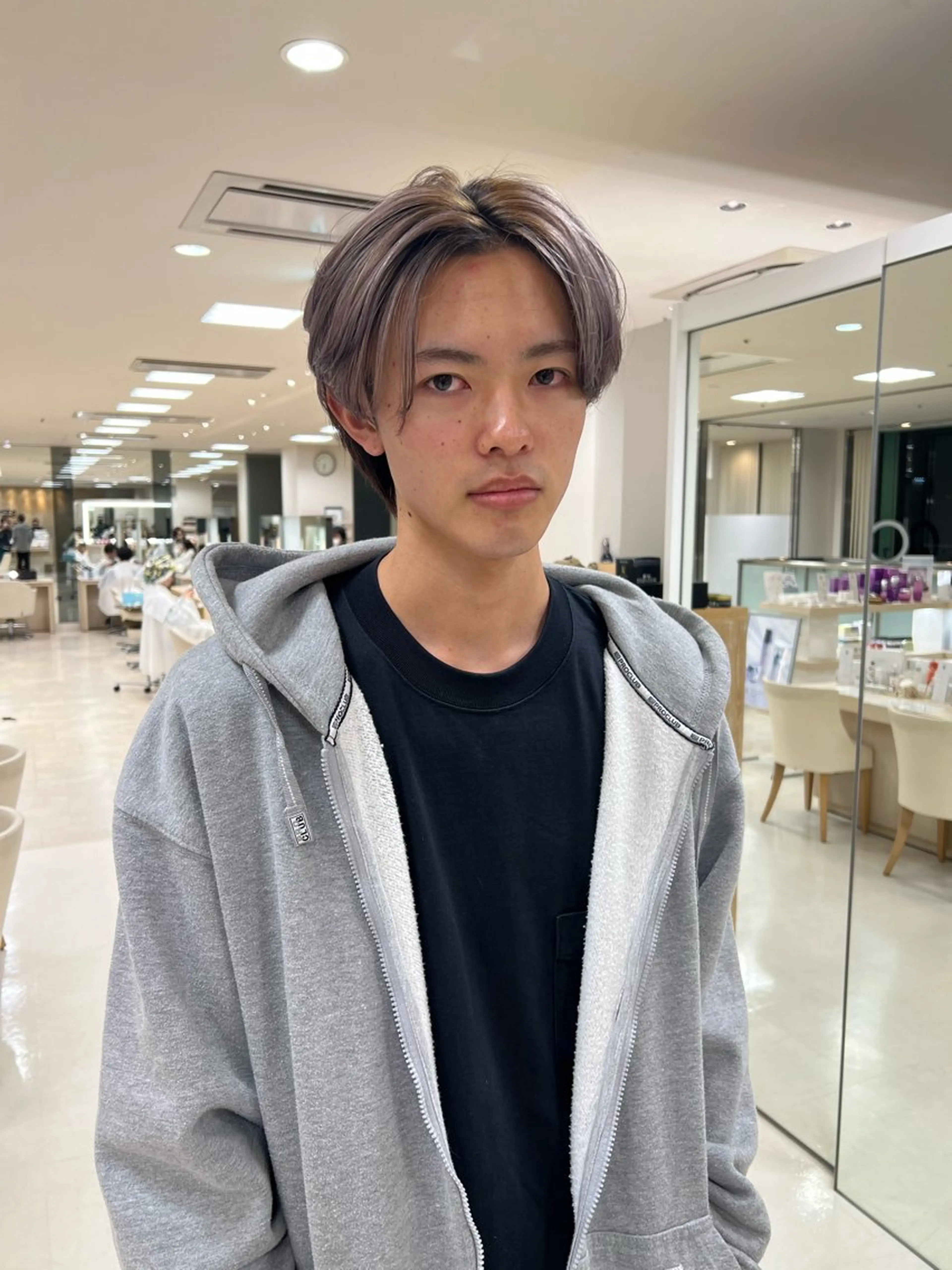 ショート カラー メンズ メンズバレイヤージュ センターパート バレイヤージュ レイヤーカット カット ヘアカラー トリートメント ヘアセット ハイトーン/ウルフ /レイヤー/坂野幸伸のヘアスタイル