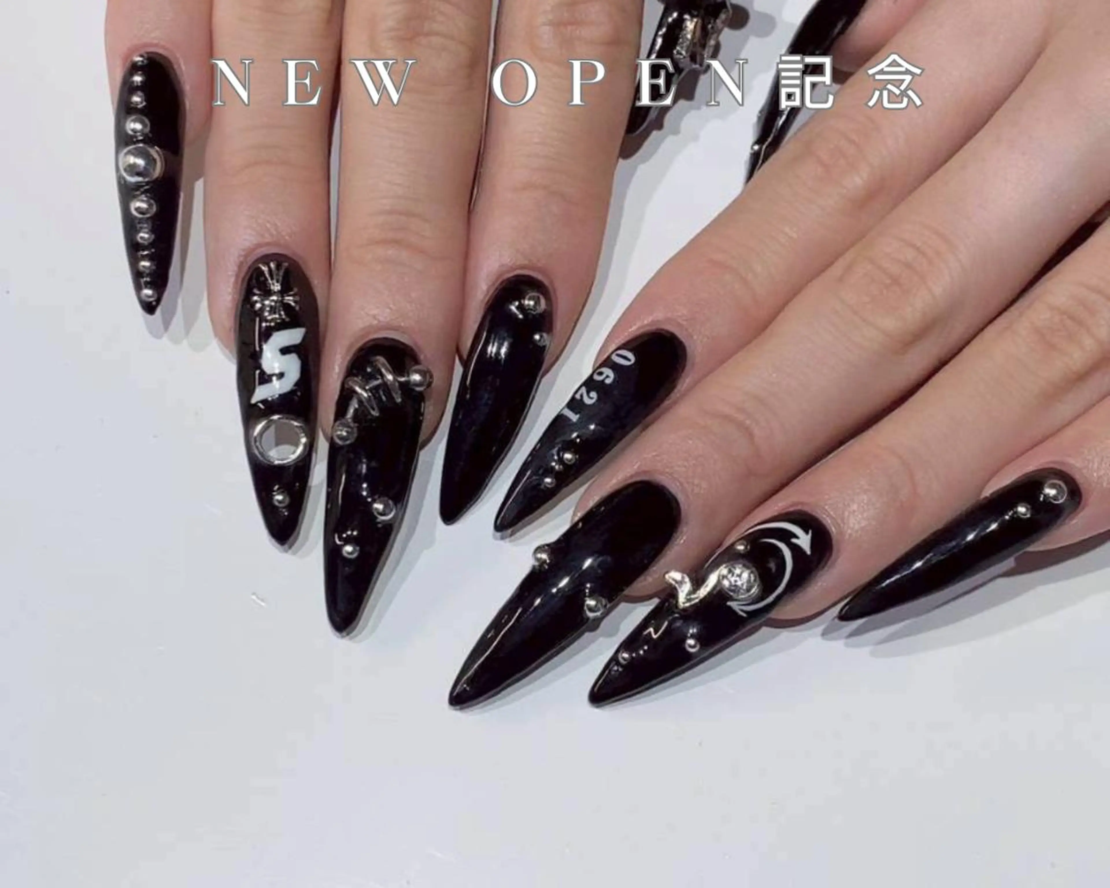 ネイル オーロラネイル ボルドー クリアネイル フラッシュネイル フットネイル ハンドネイル 長さだし/持ち込み 2me心斎橋moeaのネイルデザイン