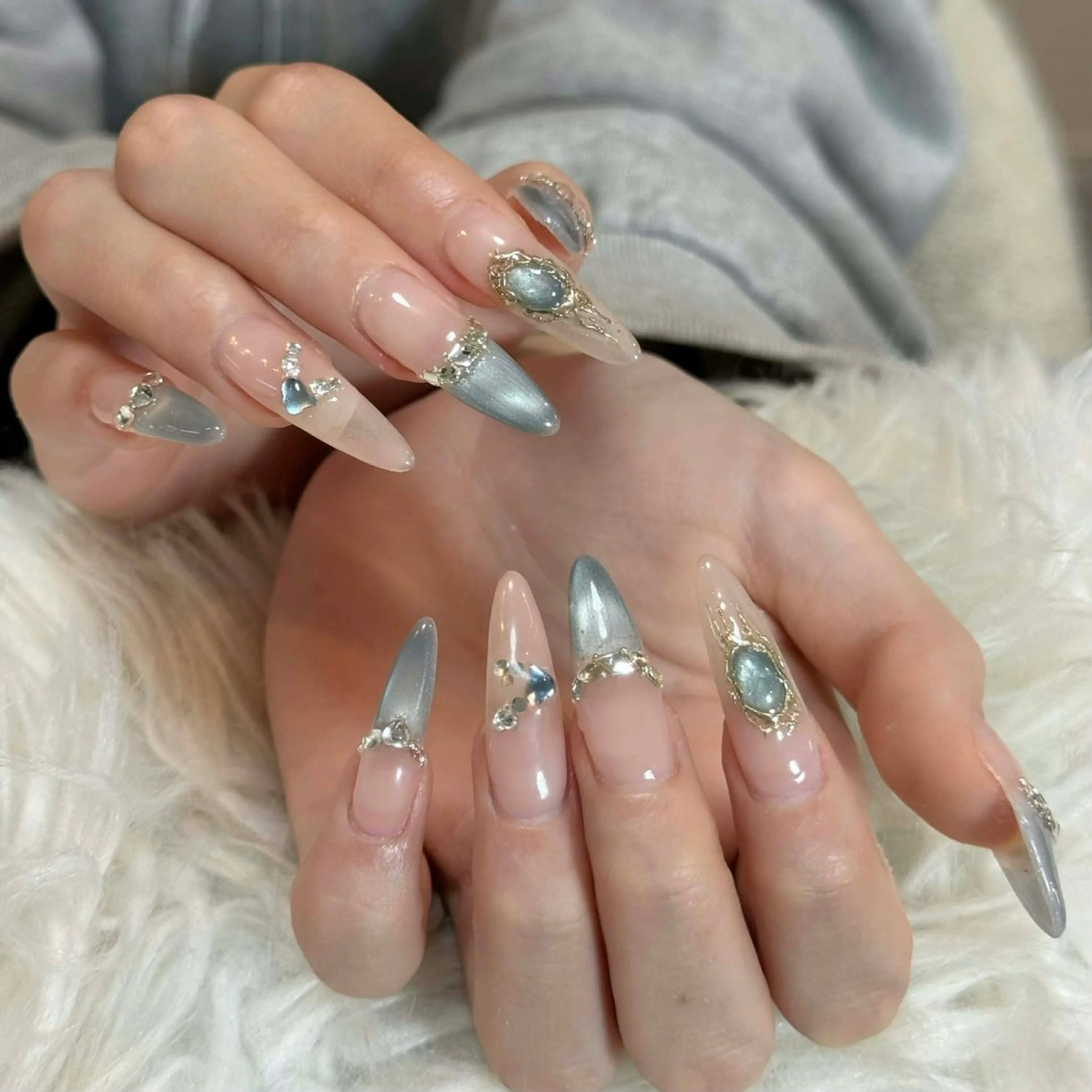 ネイル オーロラネイル ボルドー ブラウン 氷ネイル・うるうるネイル キラキラネイル Julli NailStudioのネイルデザイン