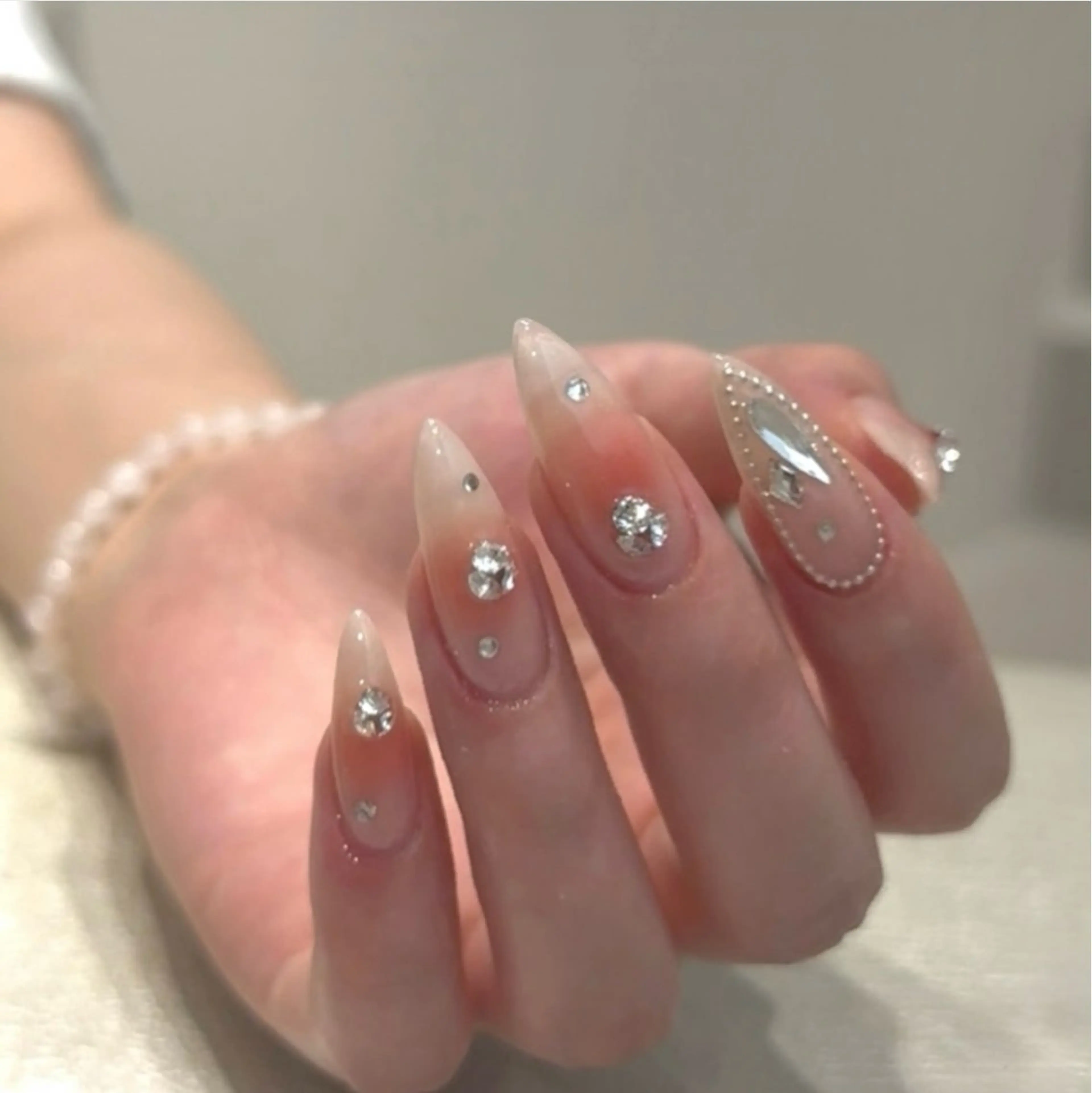 ネイル アートネイル ジェルネイル ガーリー キラキラネイル Nihonthy Nail 新宿所属・Nihonthy Nail 新宿のネイルデザイン