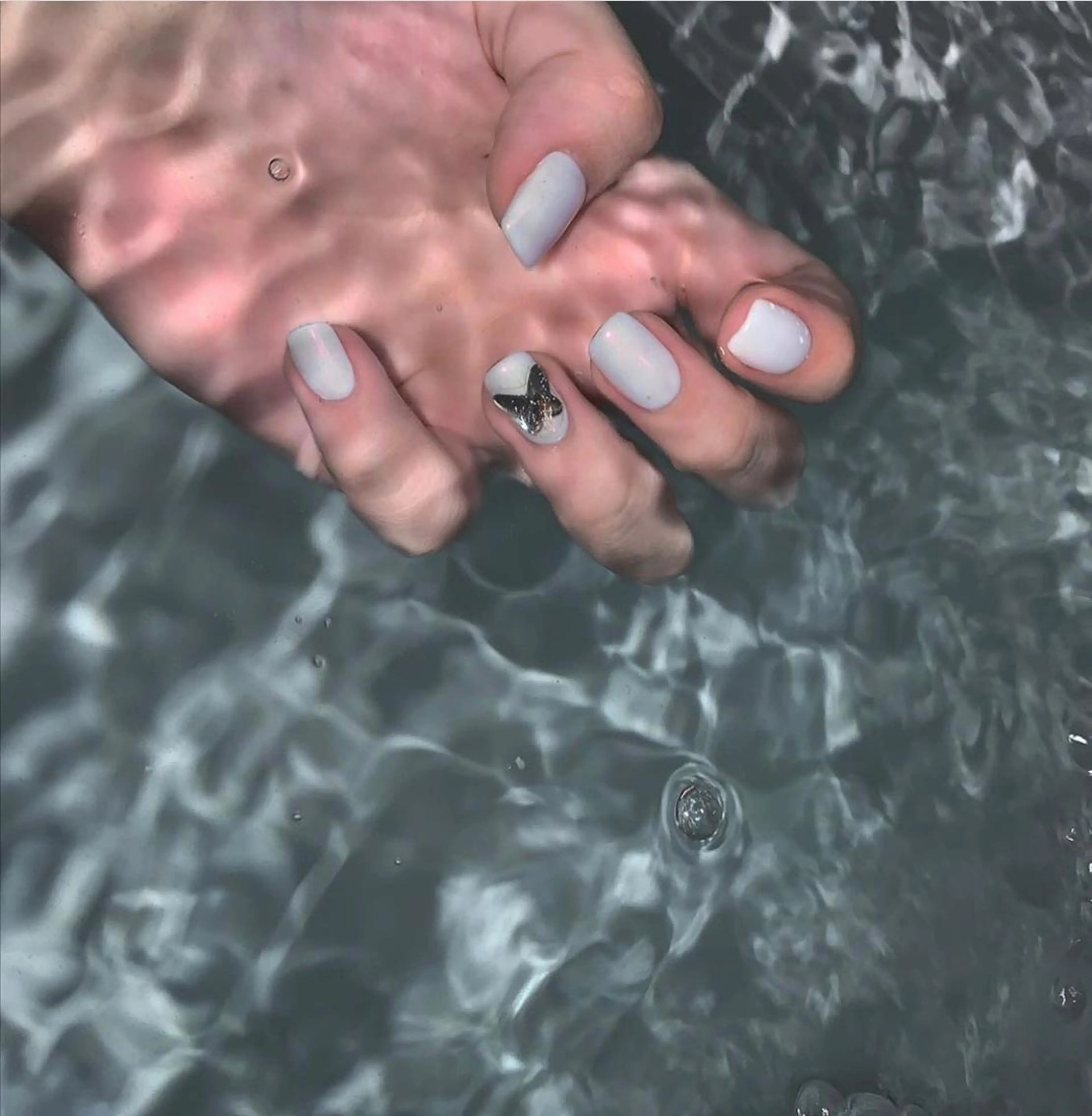 ネイル ミラーネイル ハンドネイル LINON所属・【LINON】 airiのネイルデザイン