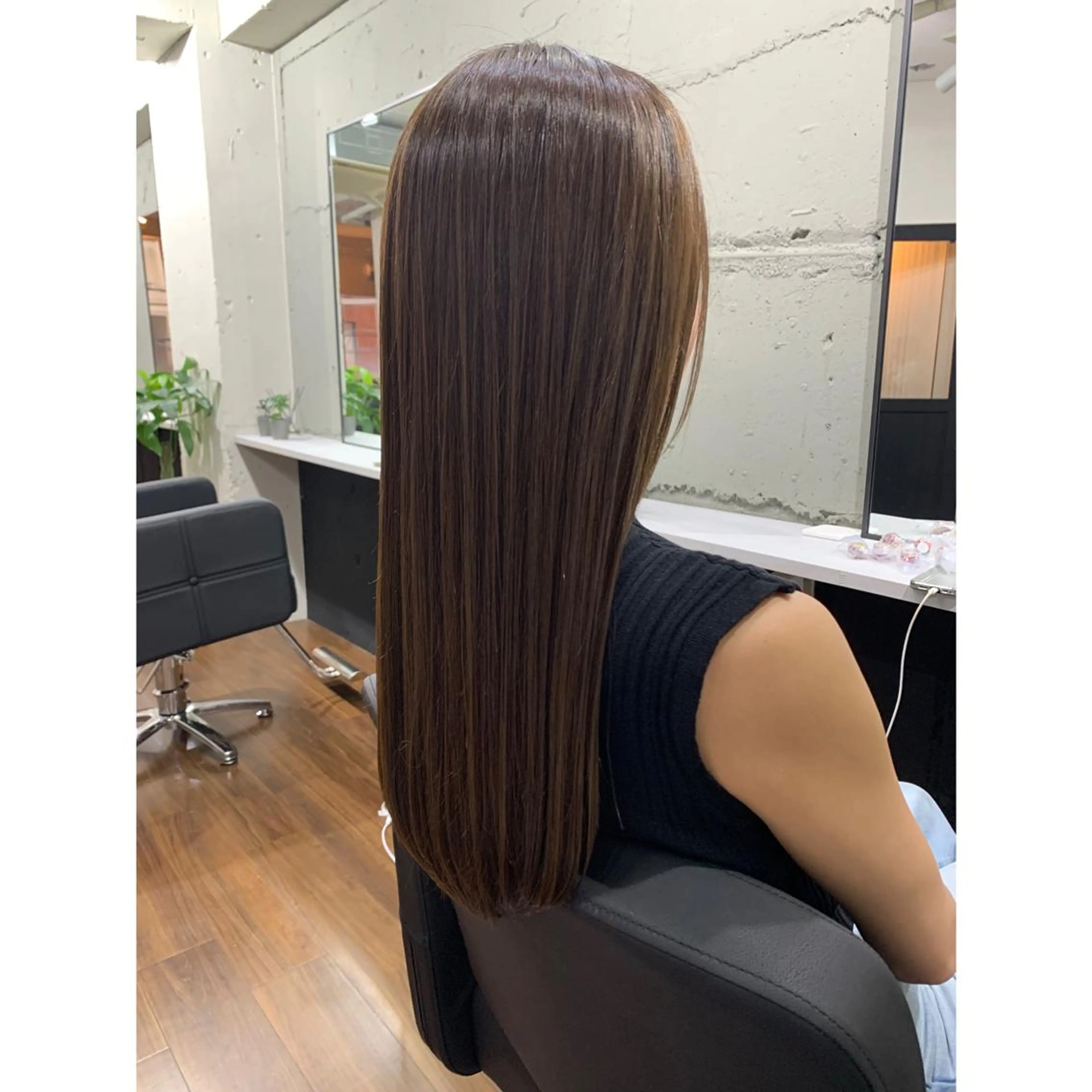 ロング 髪質改善専門　酸性ス トレート　縮毛矯正のヘアスタイル