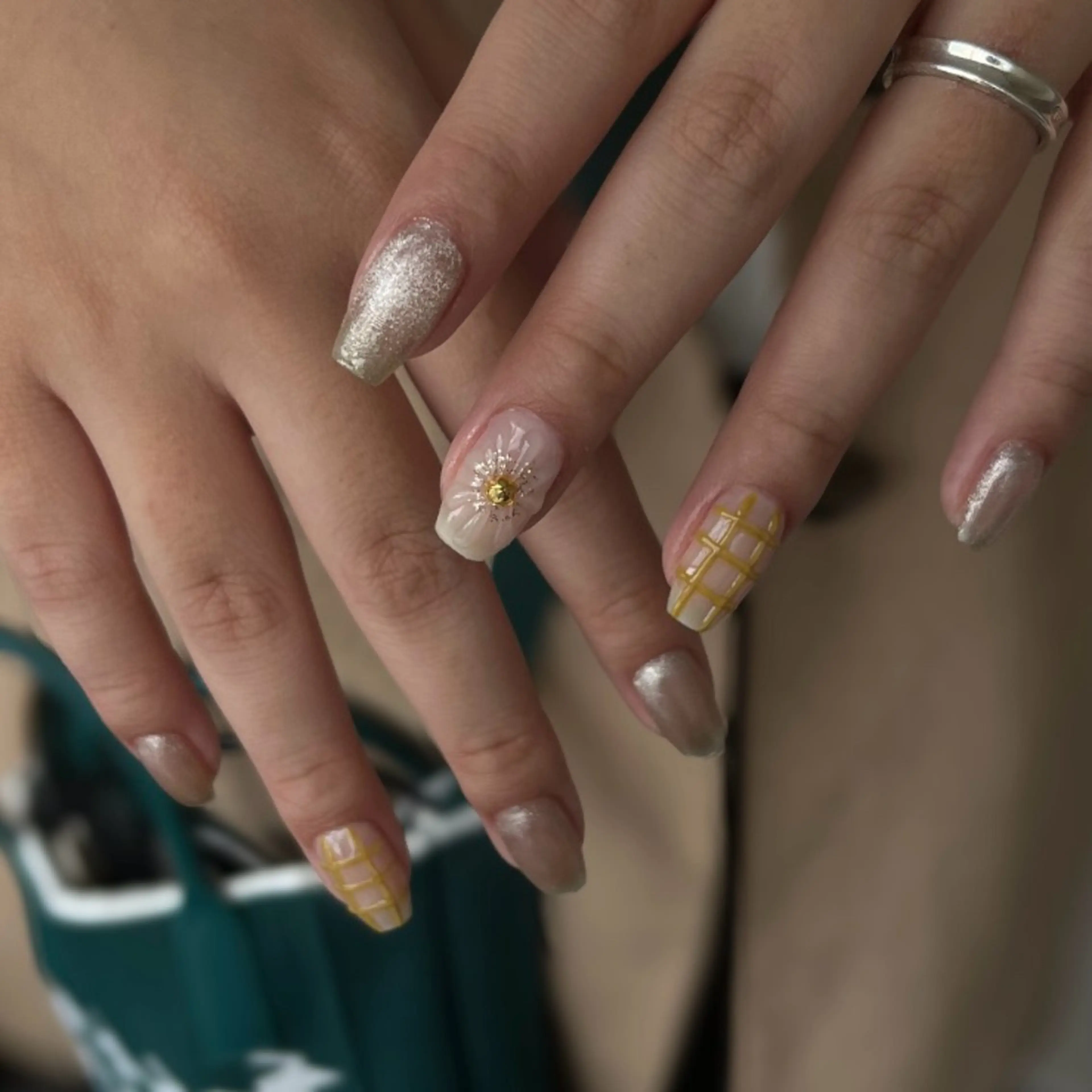 ネイル 黄色 mieux MAOのネイルデザイン