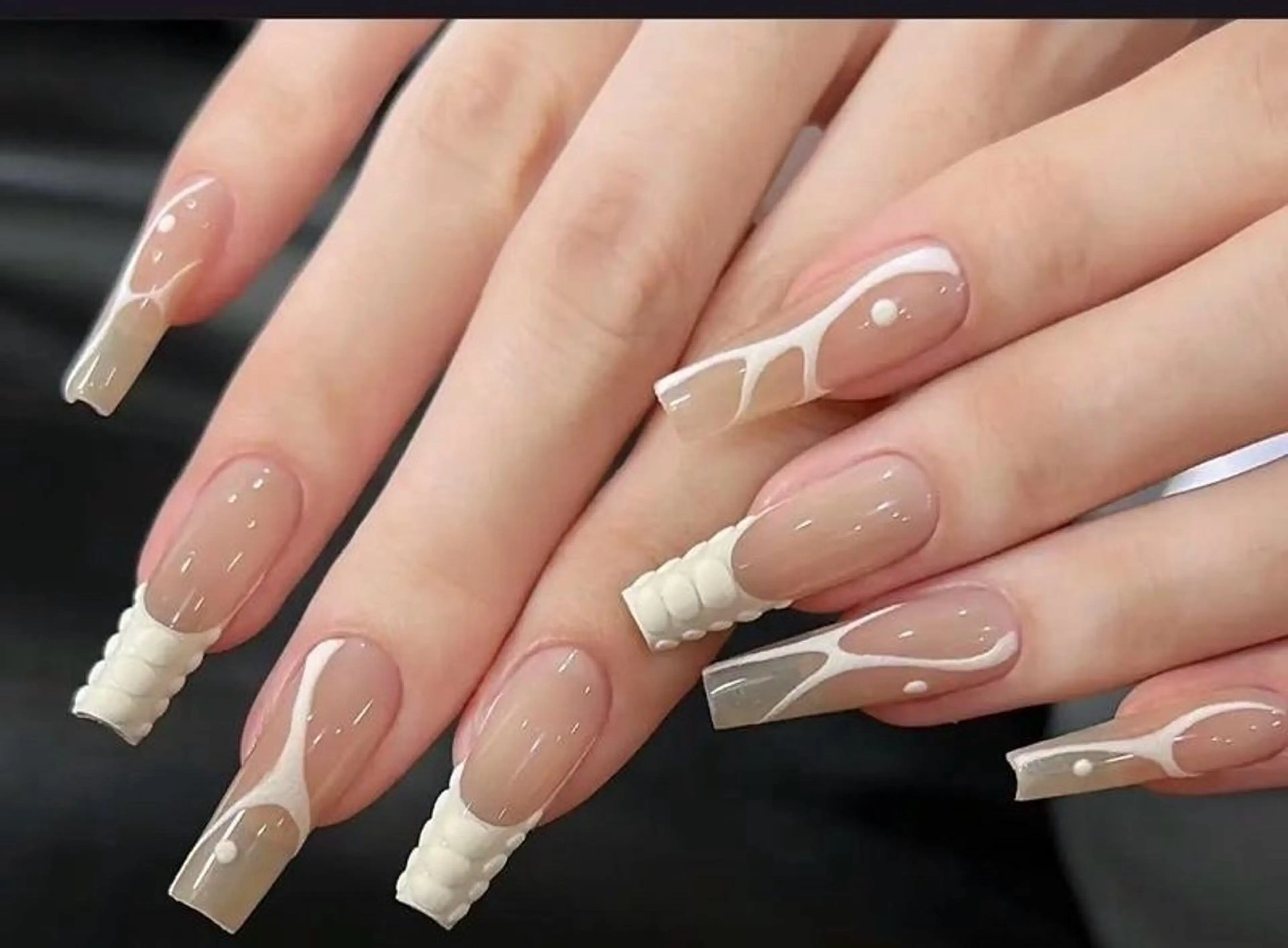 ネイル チークネイル 長さ出し フラワーネイル フレンチネイル ガーリー SunNail池袋駅 ワンホンネイルのネイルデザイン