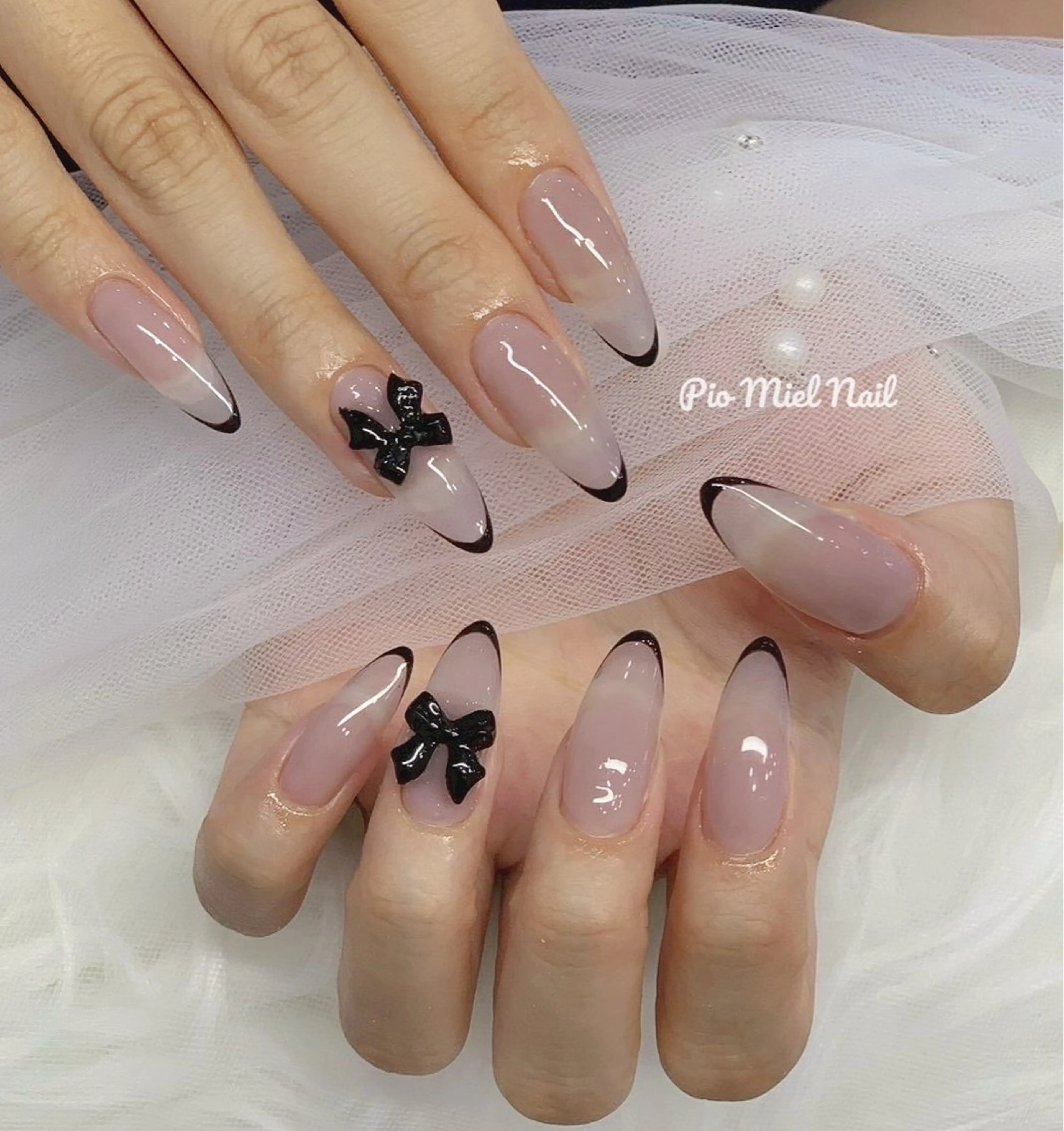 セミロング ハンドネイル Pio Mielのネイルデザイン