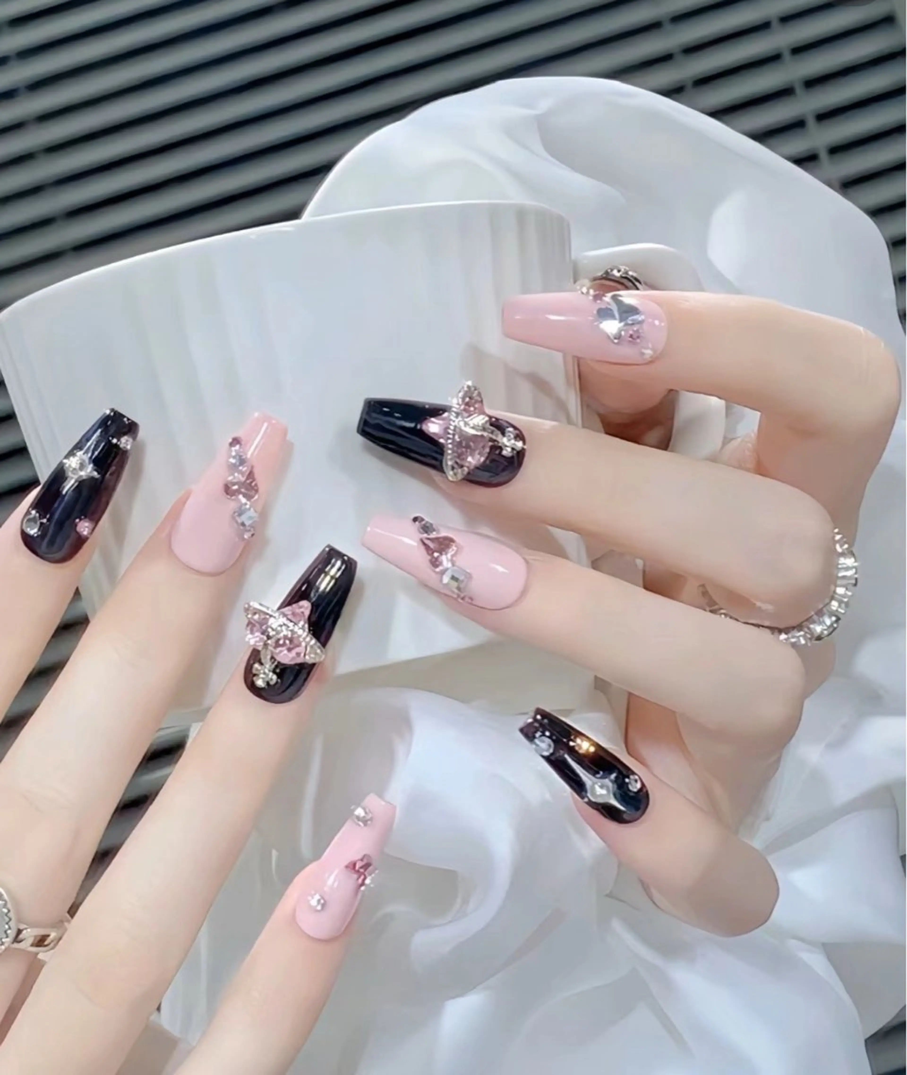 ネイル アートネイル フットネイル ジェルネイル ニュアンスネイル パラジェル ハンドネイル 🎀🎀YooLi Nail Salonのネイルデザイン