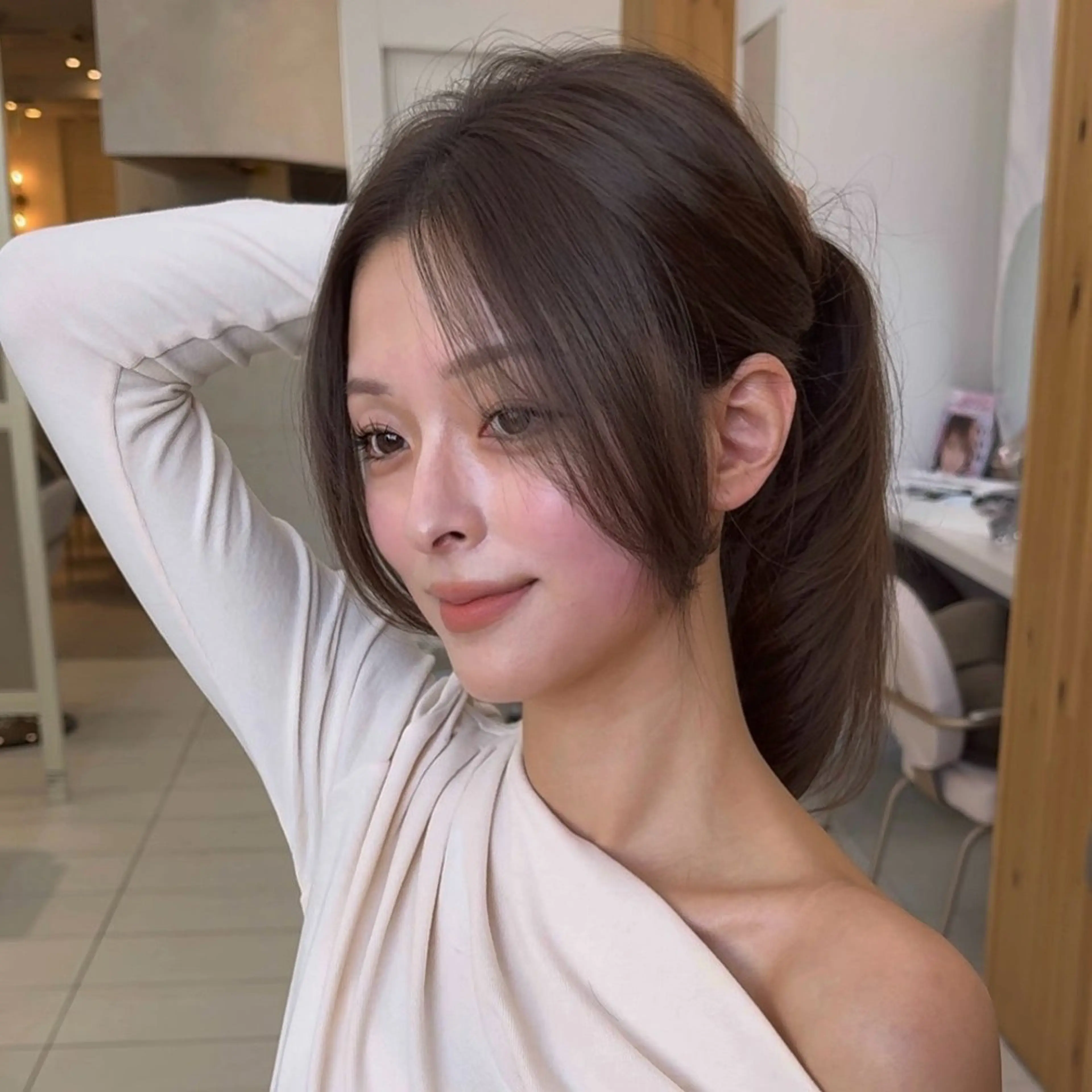 ミディアム カット 似合わせレイヤー/ 透明感カラーのヘアスタイル