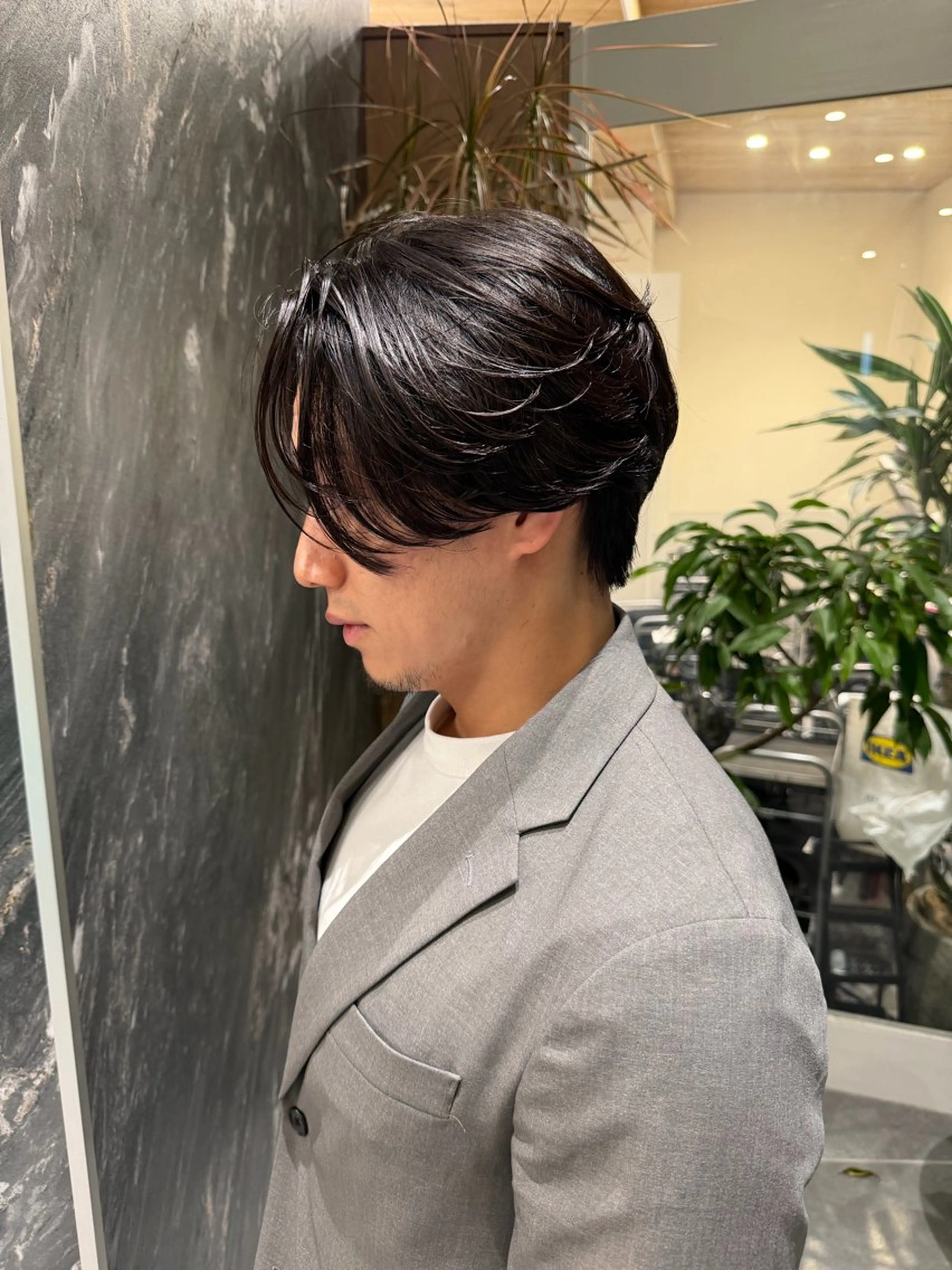 ミディアム パーマ メンズ ミディアムパーマ メンズパーマ ニュアンスパーマ カット パーマ SALOWIN 原宿 iori所属・✂️原宿指名No.1 センターパート✂️のヘアスタイル