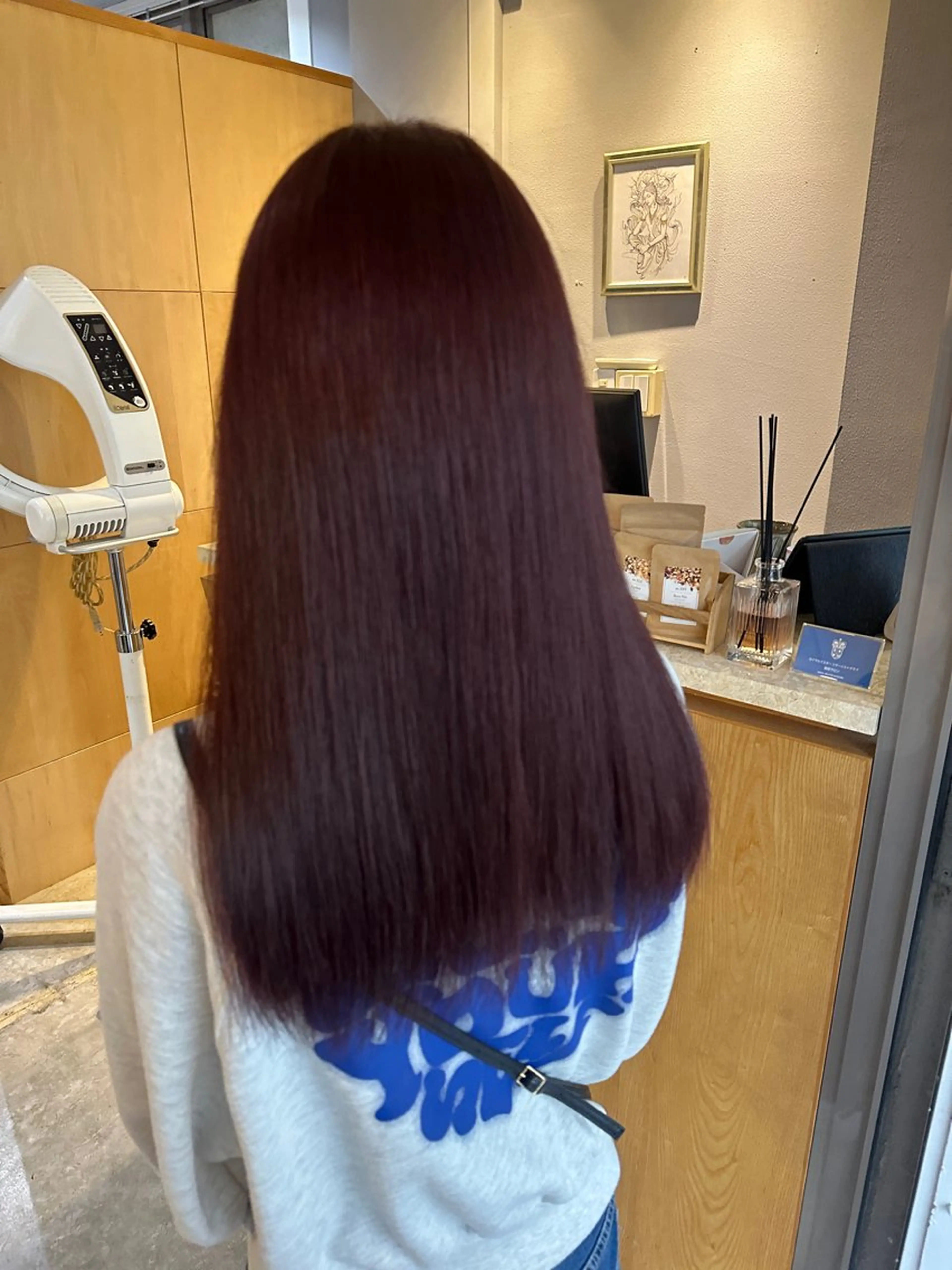 ミディアム ピンクブラウン miloc MOMOKAのヘアスタイル