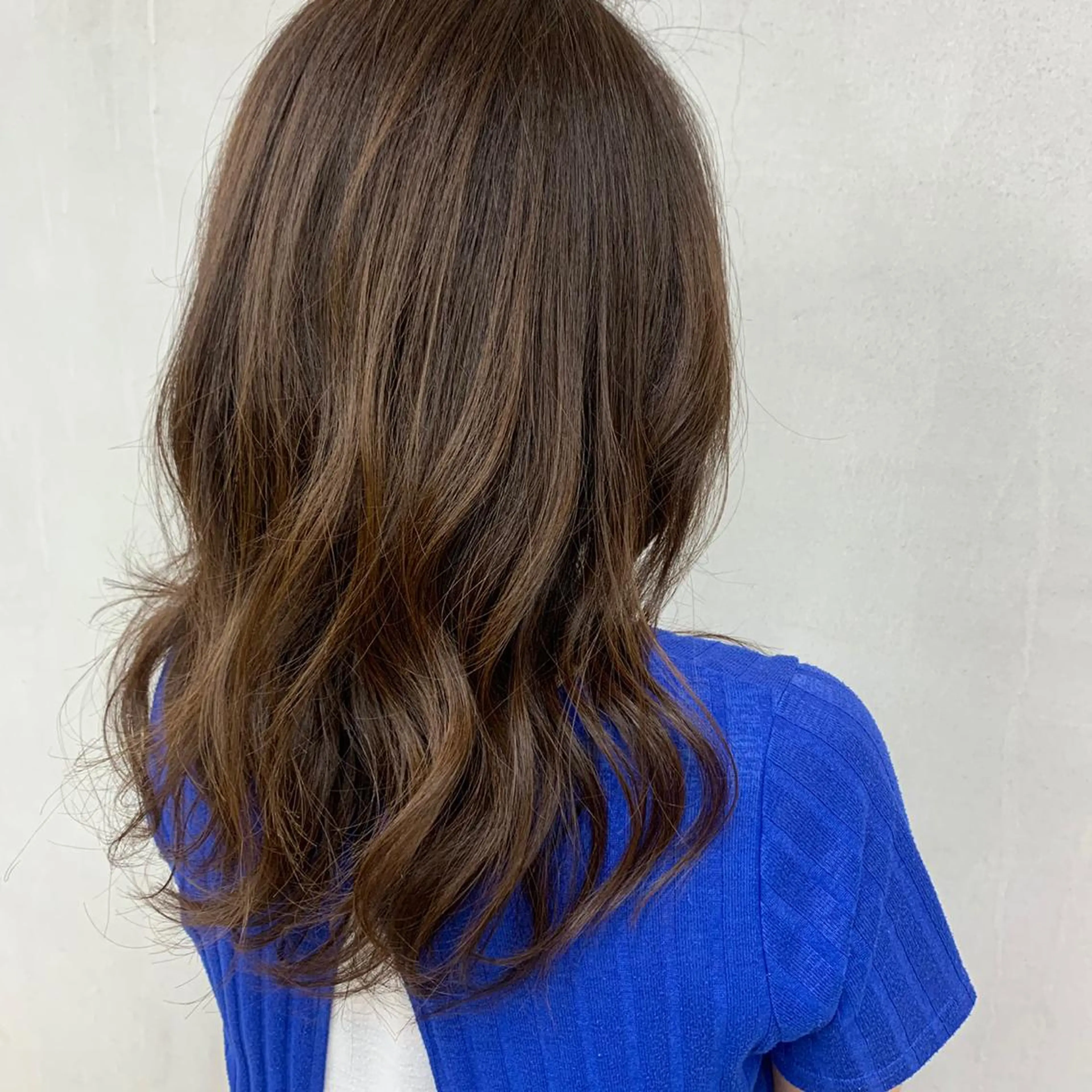 セミロング カラー ヘアアレンジ 平川 夏海のヘアスタイル