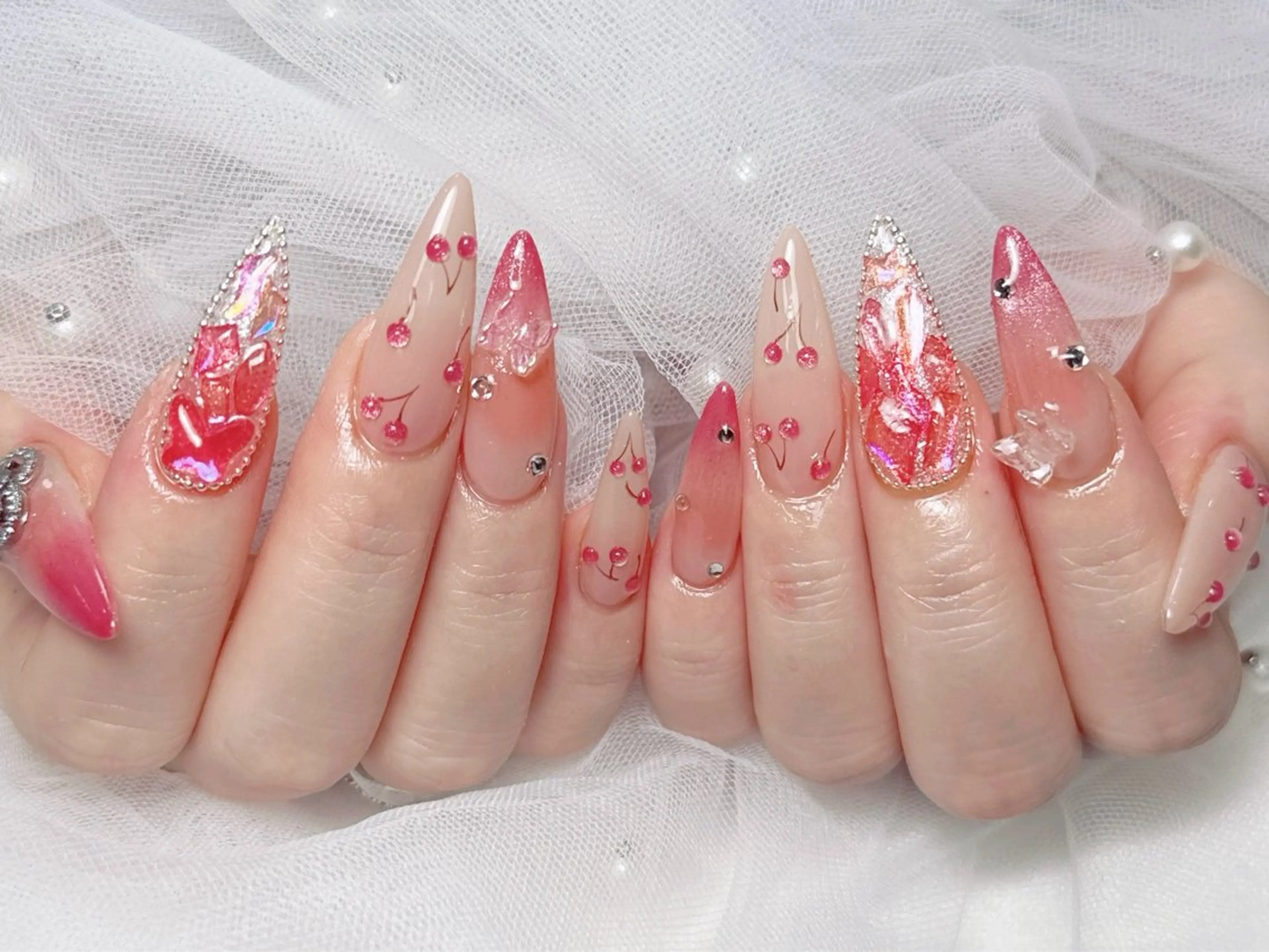 ネイル フレンチネイル ジェルネイル ハート 韓国ネイル マグネットネイル ハンドネイル ネイルサロン lotusのネイルデザイン