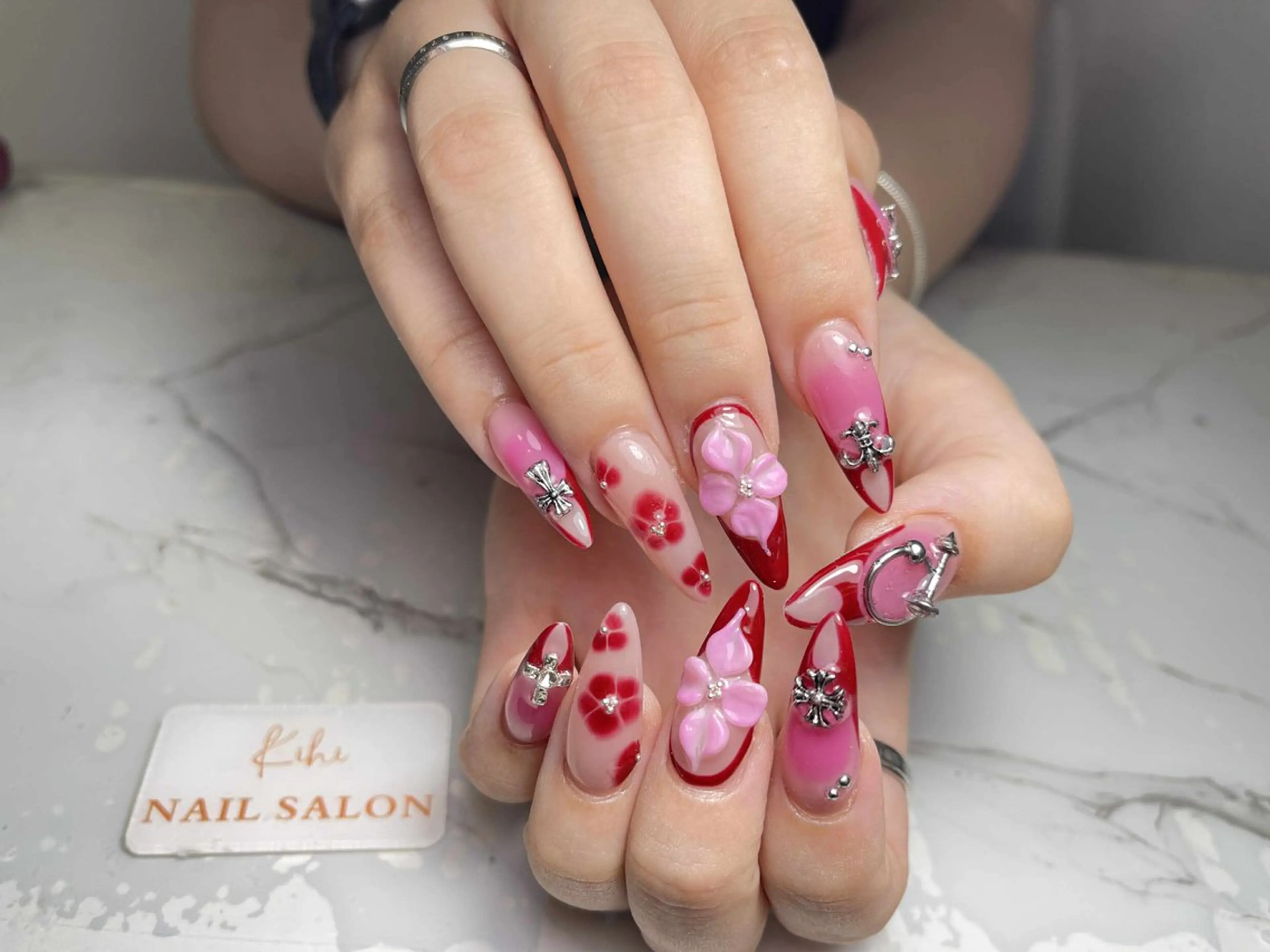 ネイル アートネイル フレンチネイル ジェルネイル グラデーション 韓国ネイル ハンドネイル 💕鈴木ユリ パラジェル/オフ無料のネイルデザイン