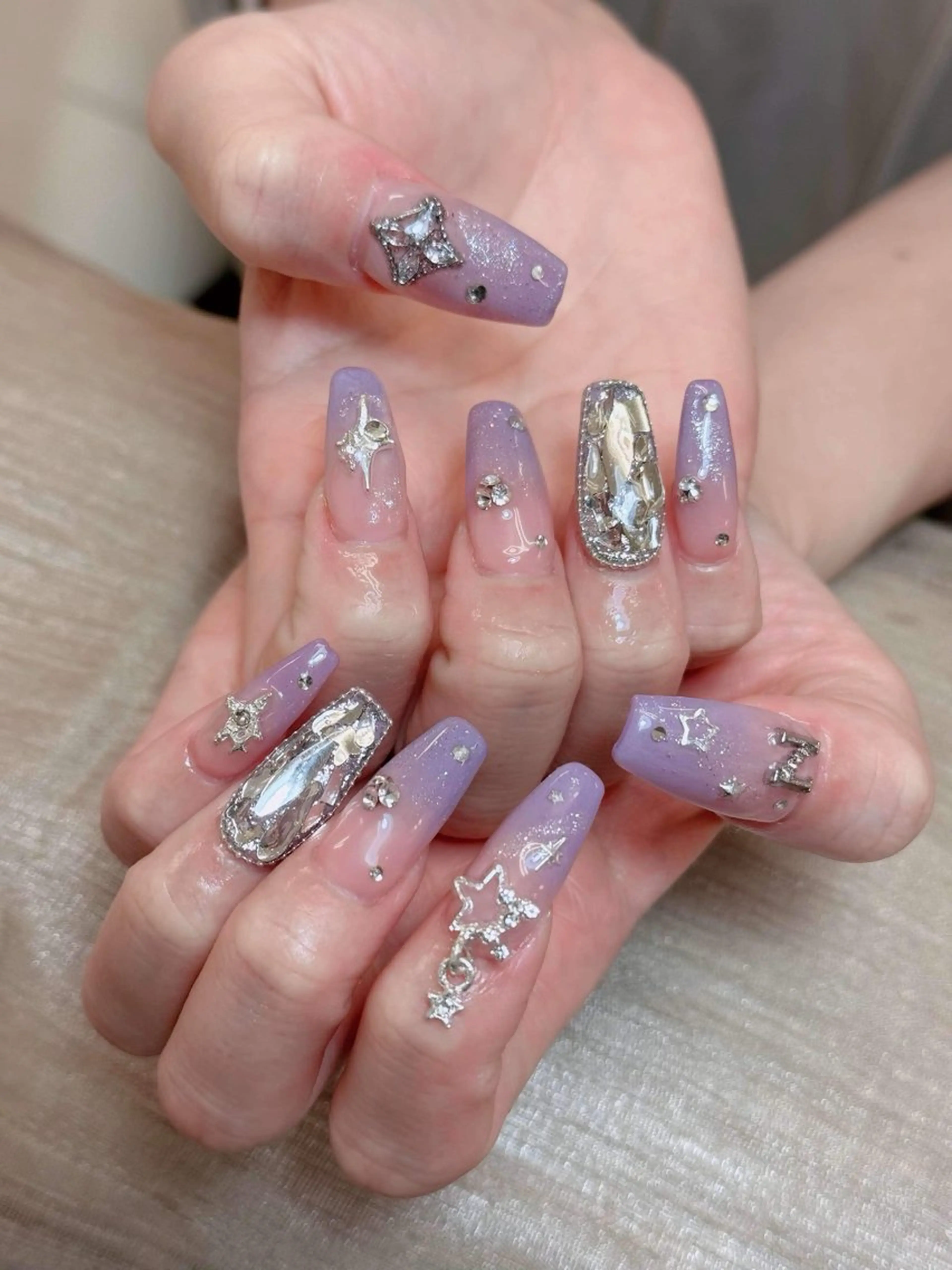 ネイル チークネイル フレンチネイル ジェルネイル ガラスフレンチ 韓国ネイル ハンドネイル ハンドケア Anh Nail 歌舞伎町のネイルデザイン