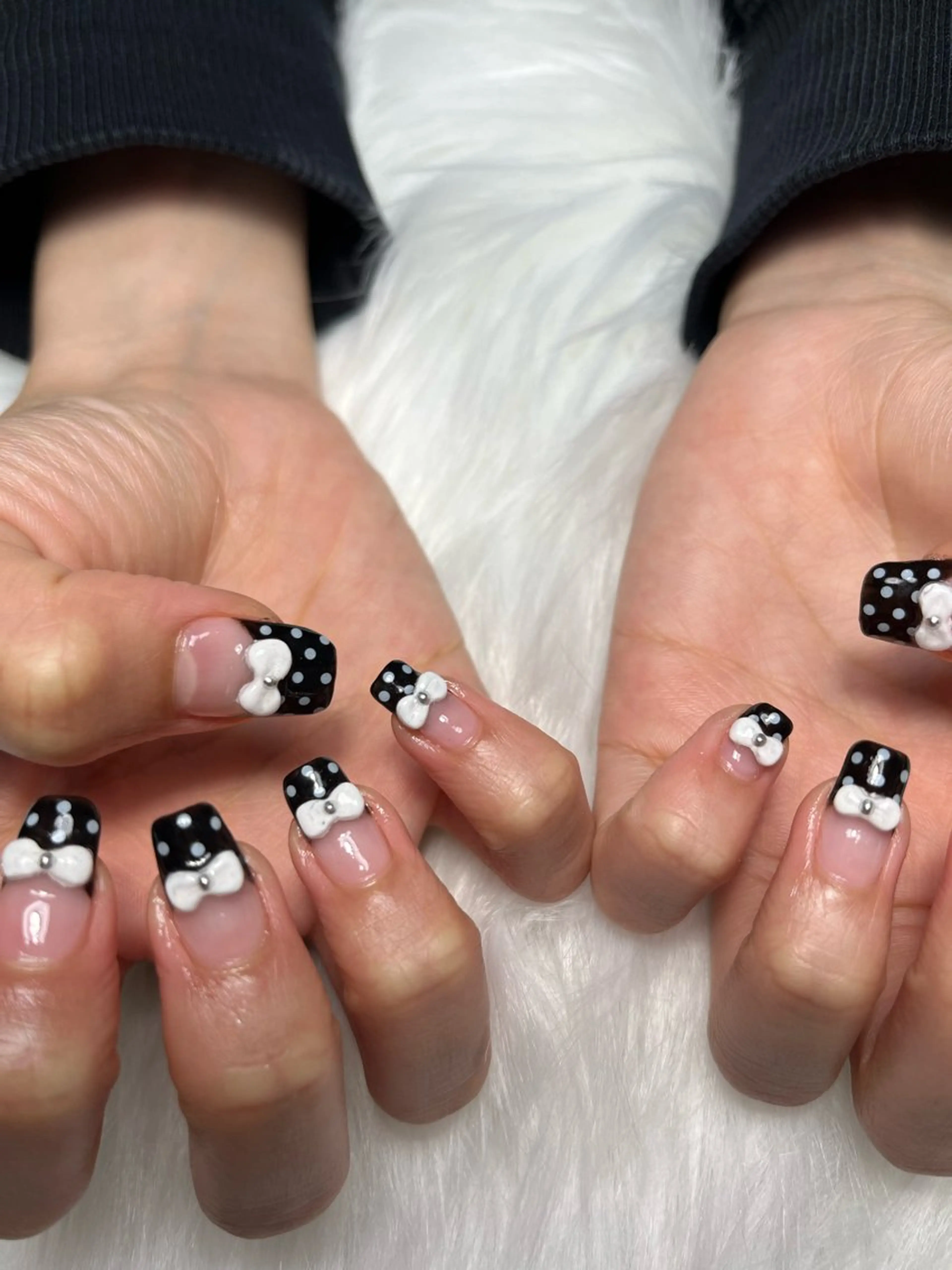 ネイル ドット リボン ハンドネイル Nail salon Hanakoのネイルデザイン