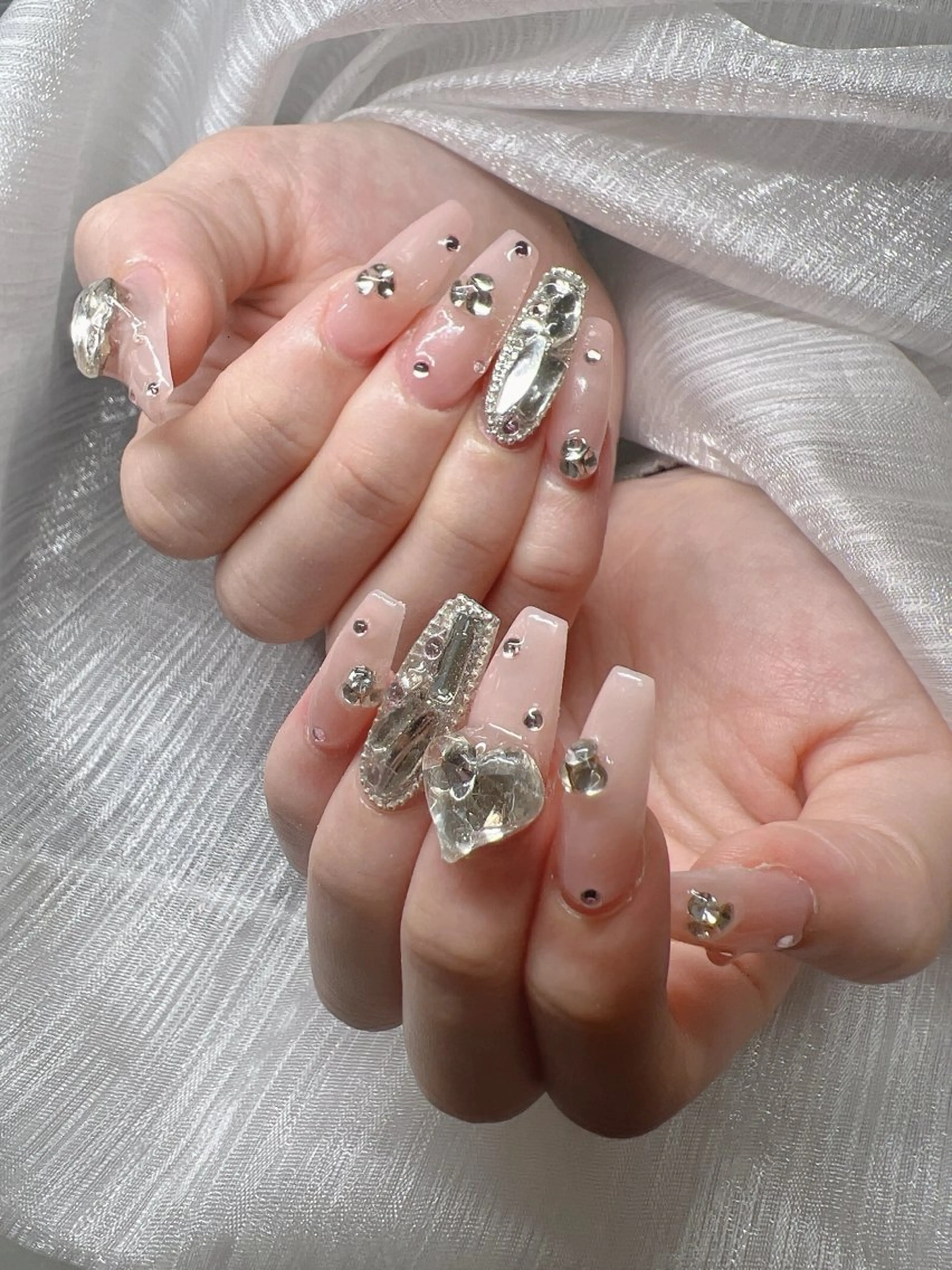 ネイル オーロラネイル チークネイル 長さ出し フットネイル フレンチネイル ハンドネイル Lee Nailsのネイルデザイン