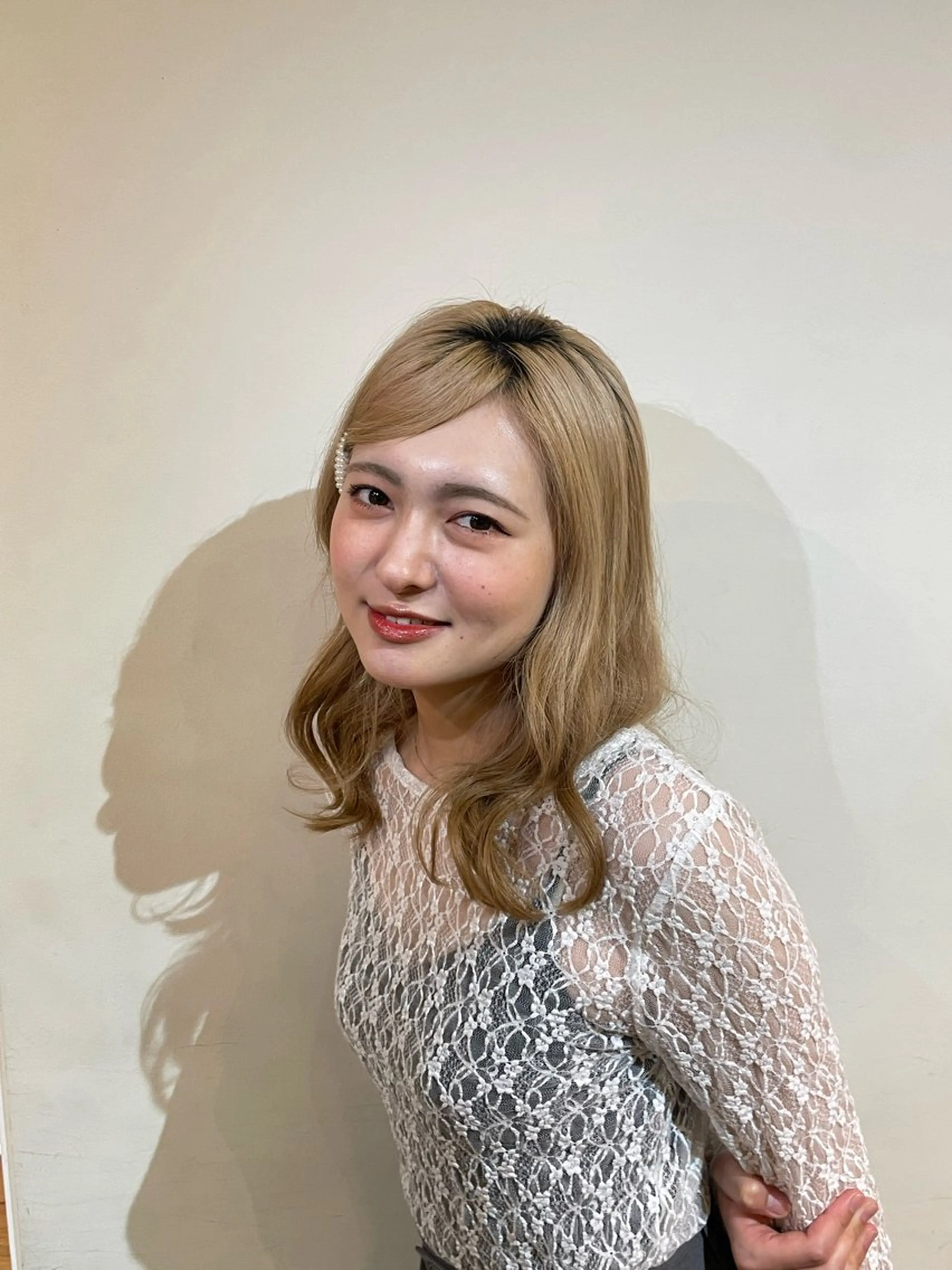 セミロング abie hair所属・コスパ◎/ナチュラル カラー/グレイ/佑壮のヘアスタイル