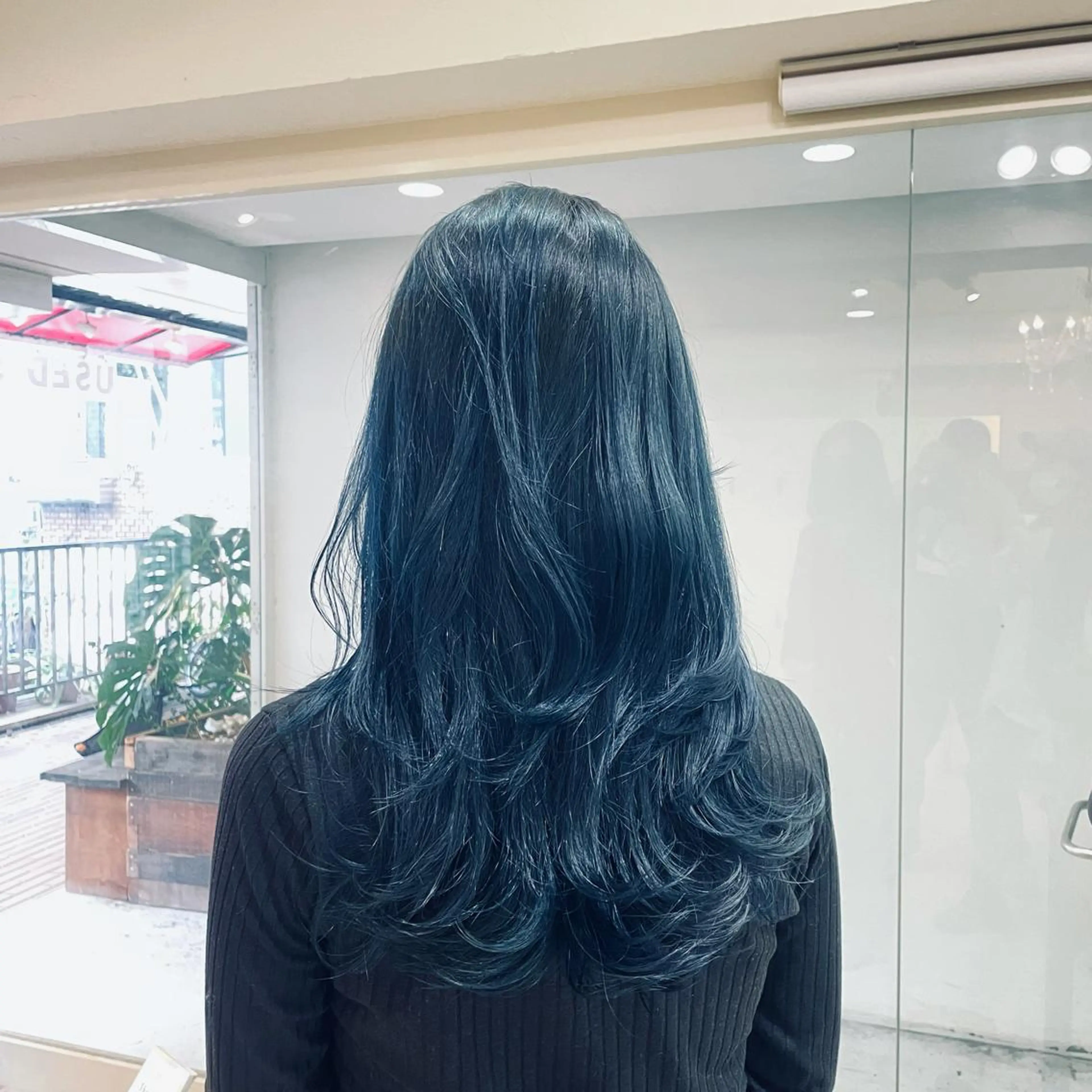 セミロング カラー Hiroto／ インナーカラー／神戸のヘアスタイル