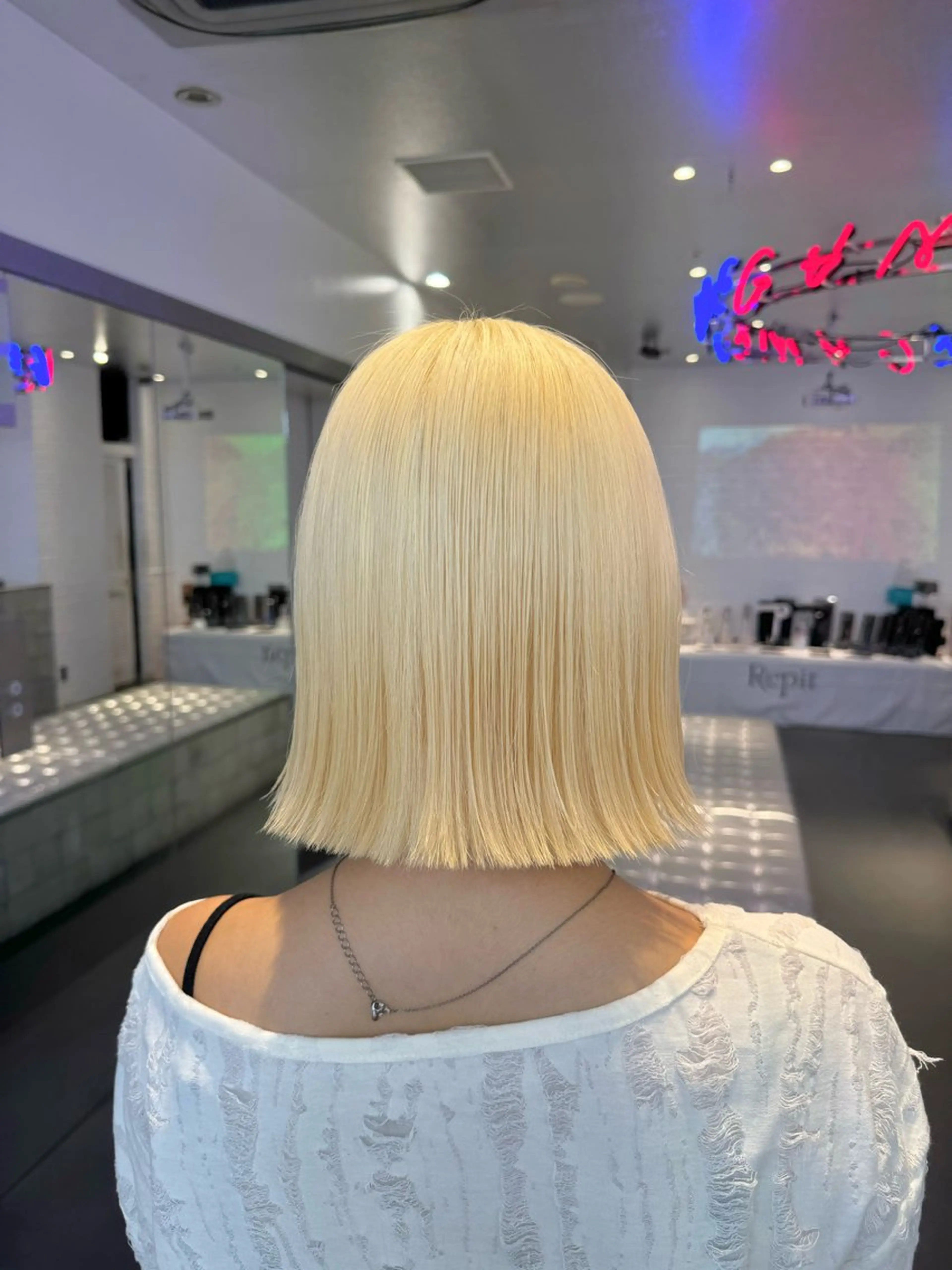 ショート カラー カット ヘアカラー トリートメント ヘアセット ザクザクレイヤー 🍀/ブリーチ/小田のヘアスタイル